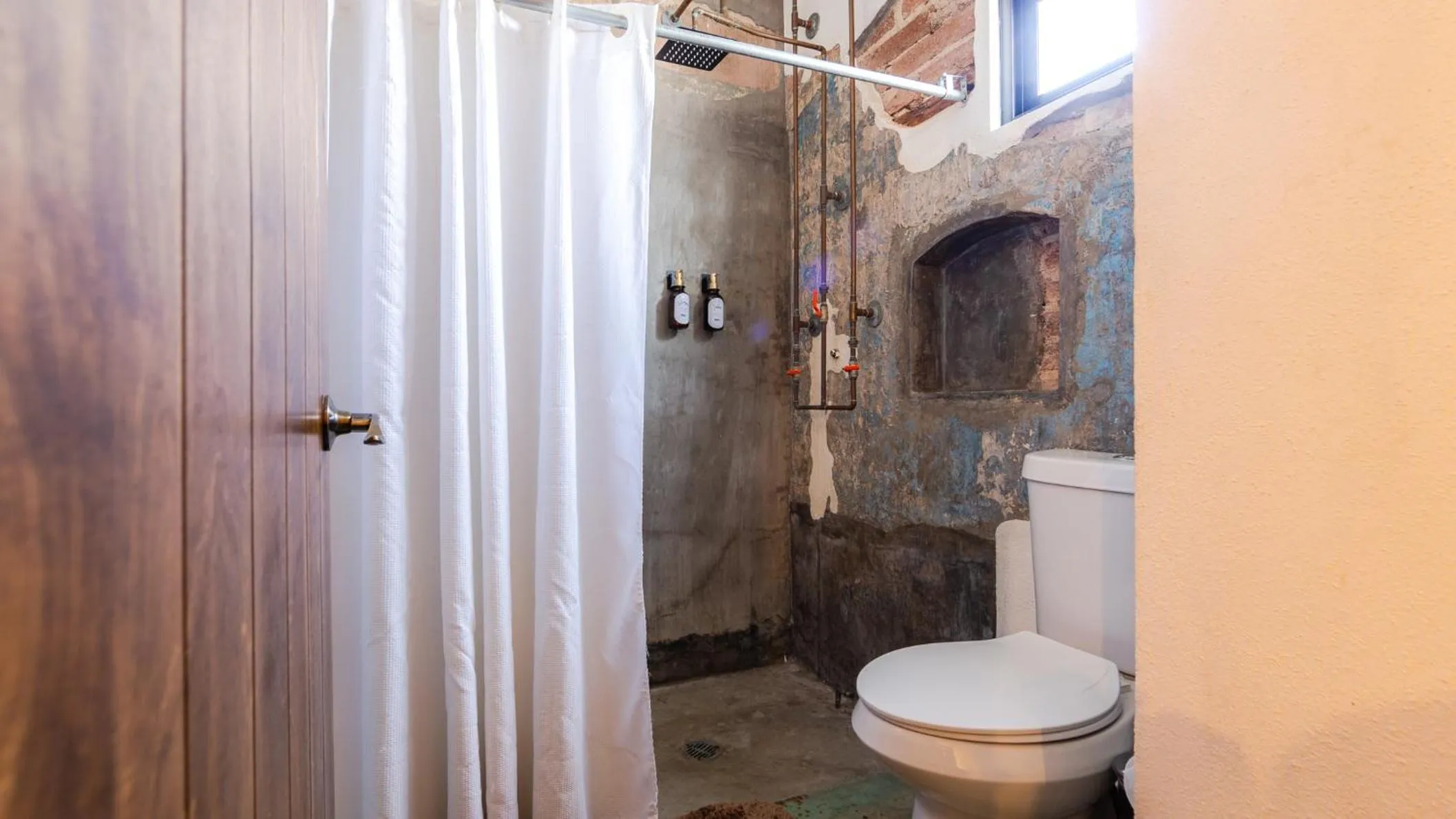 Bathroom in InHouse Glamping Hotel La Paz