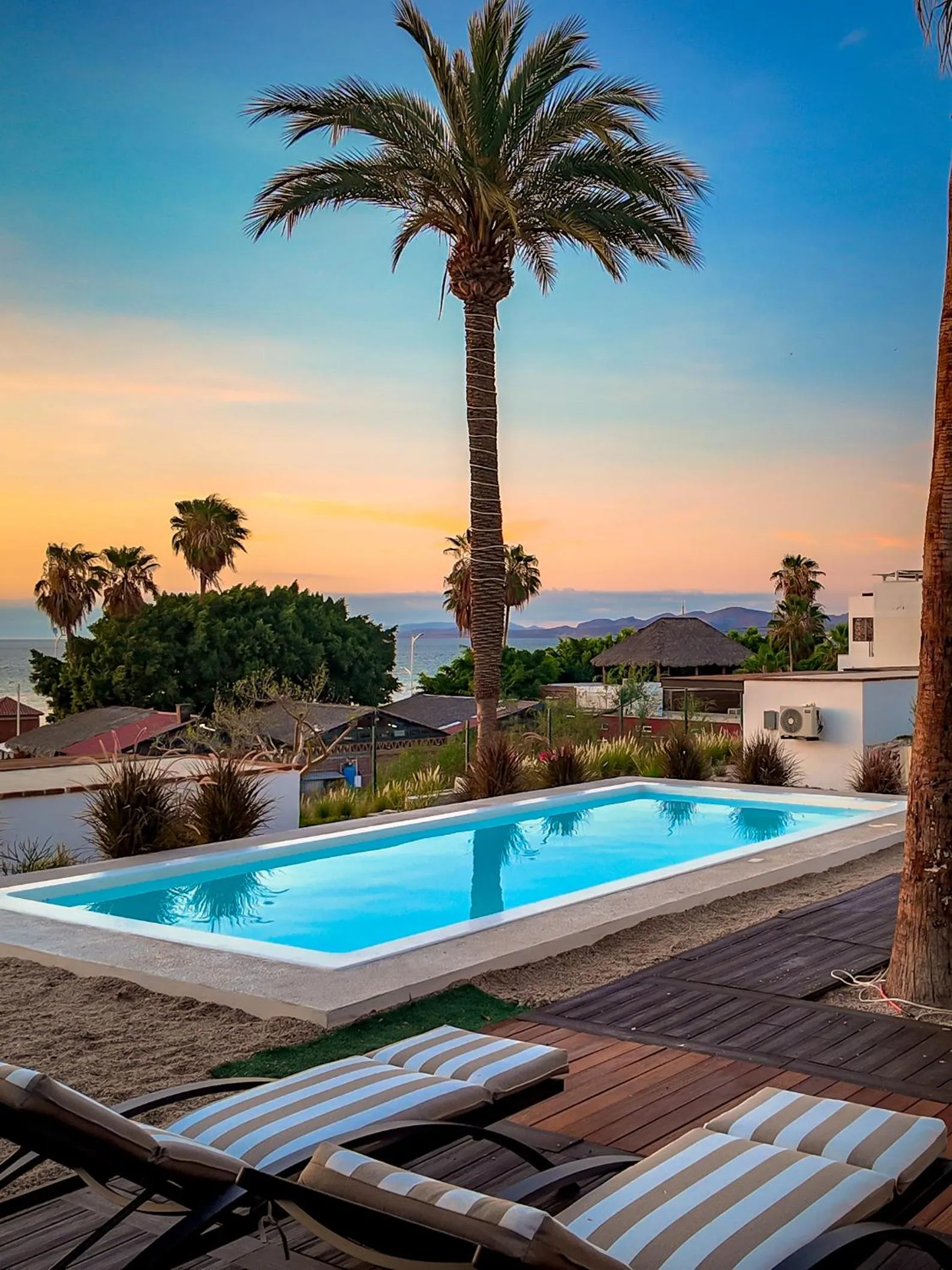 Day in InHouse Glamping Hotel La Paz