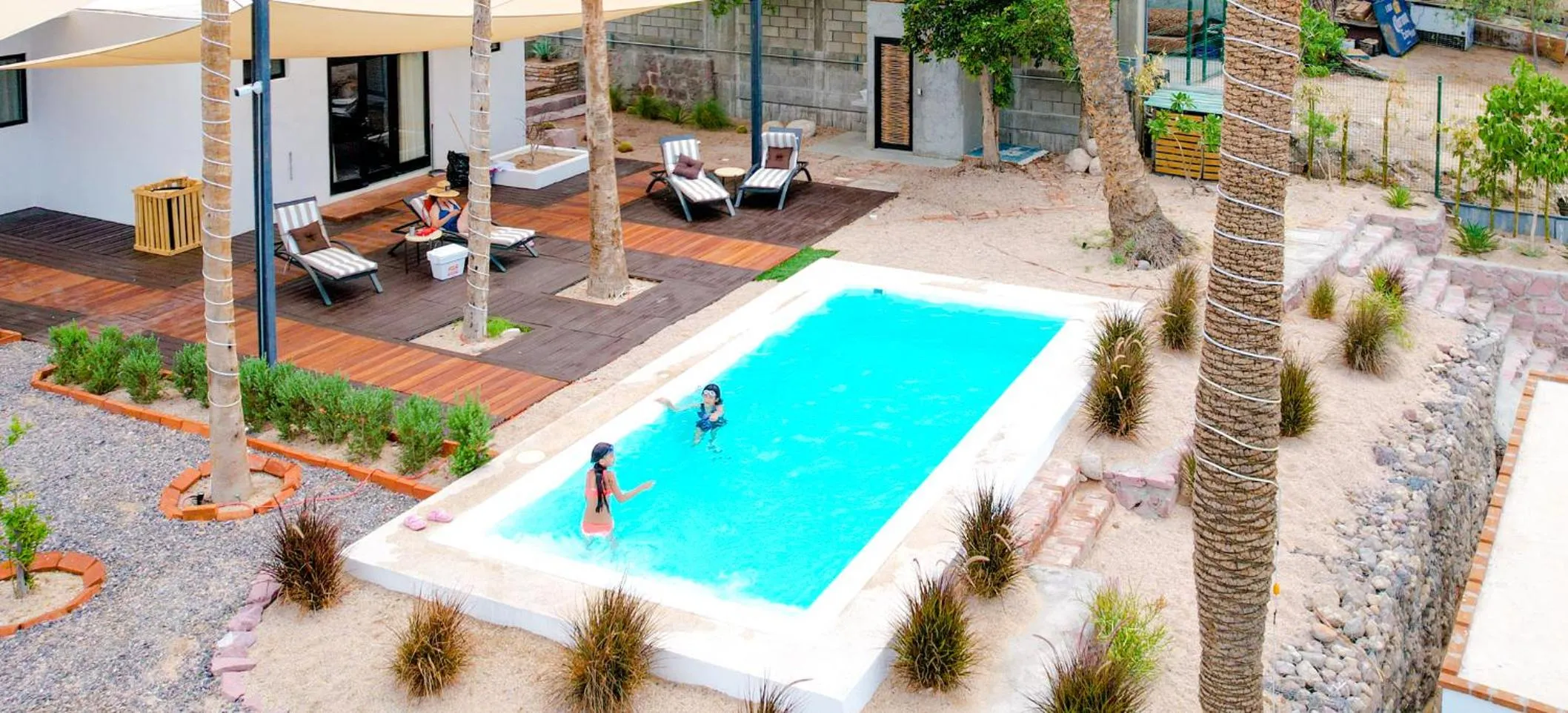 Spring in InHouse Glamping Hotel La Paz