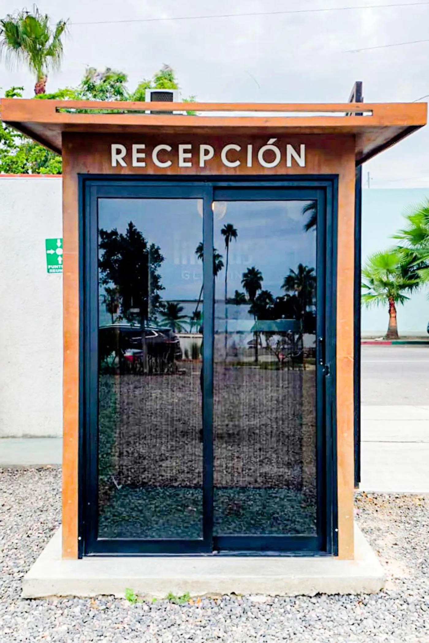 Day in InHouse Glamping Hotel La Paz