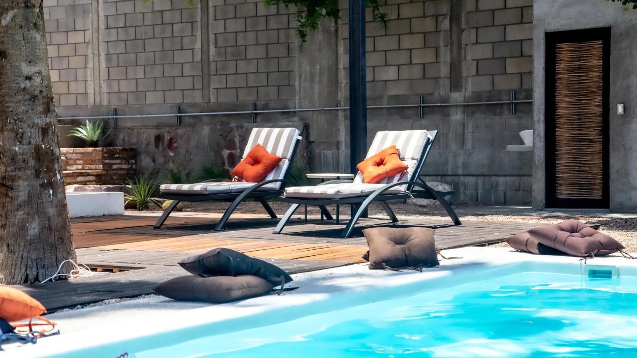 Day in InHouse Glamping Hotel La Paz