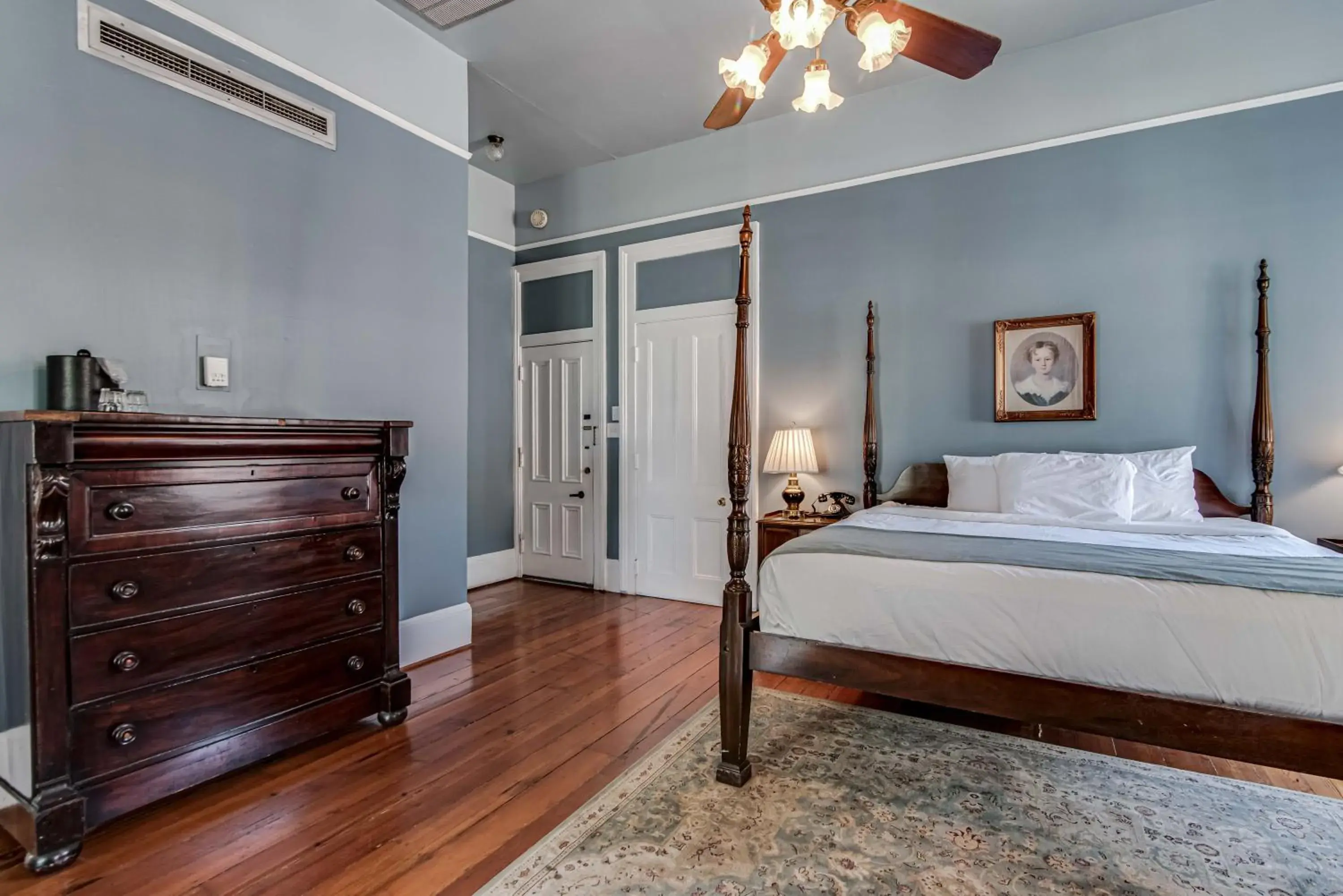 Bed in Malaga Inn Bed in Malaga Inn