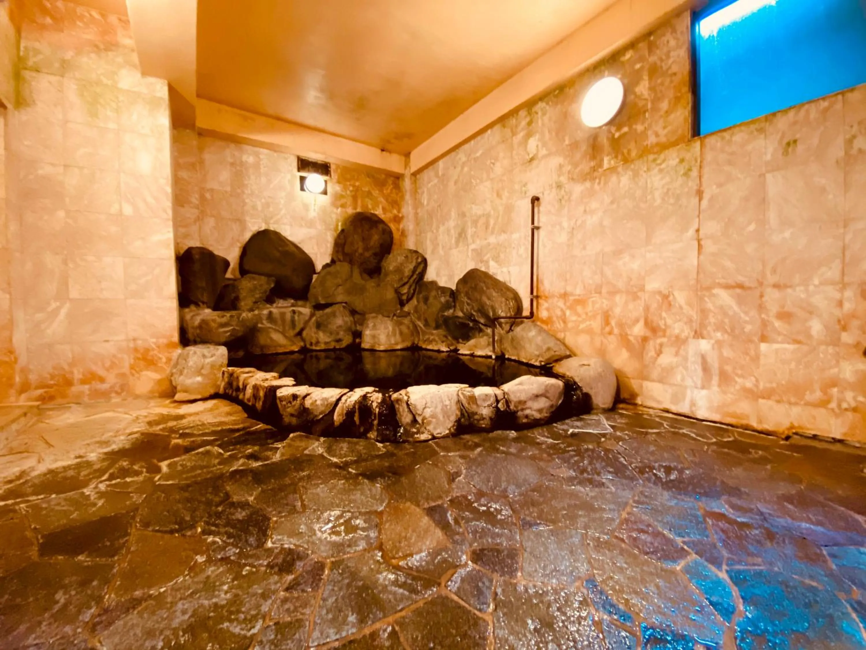 Public Bath in Iwayu