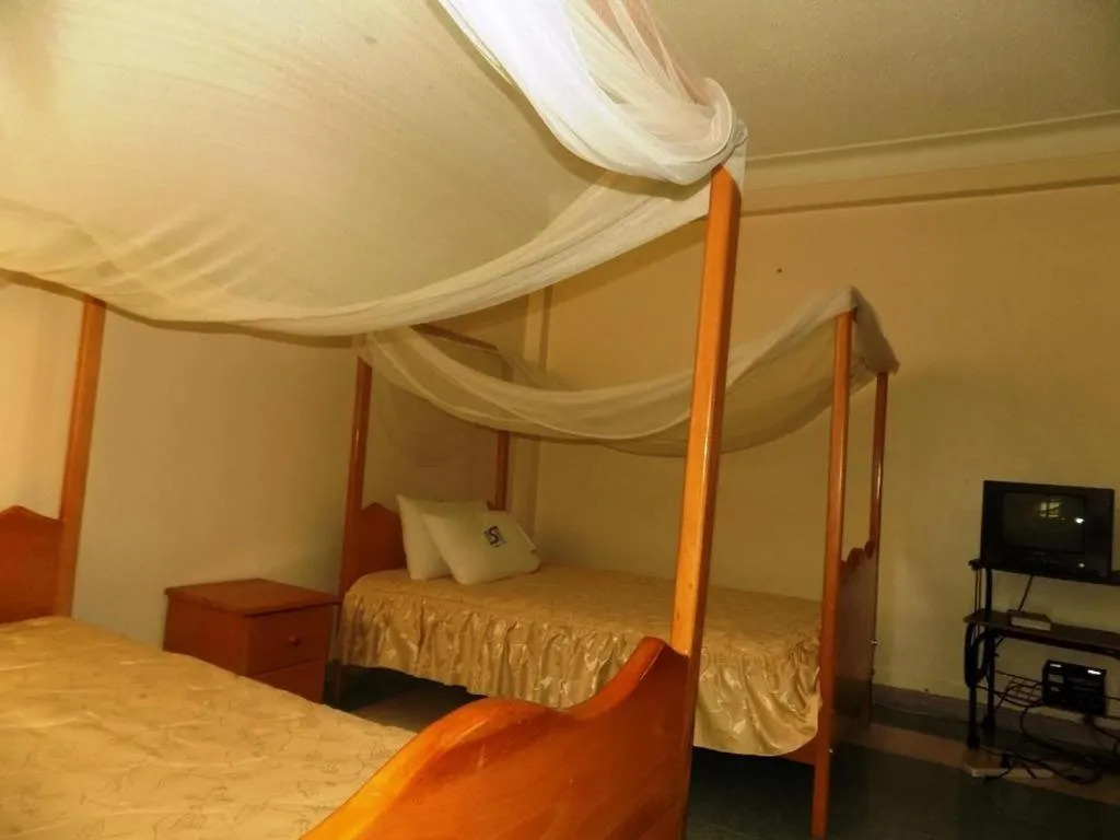 Palm Springs Hotel Masaka