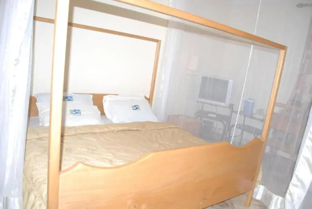 Suite - single occupancy in Palm Springs Hotel Masaka Suite - single occupancy in Palm Springs Hotel Masaka