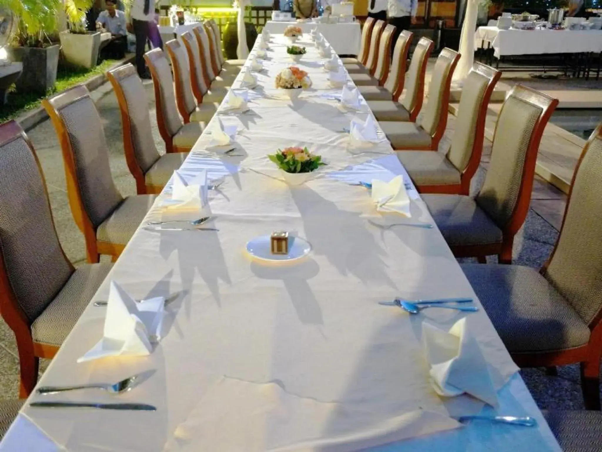 Restaurant/places to eat in Songphanburi Hotel Restaurant/places to eat in Songphanburi Hotel