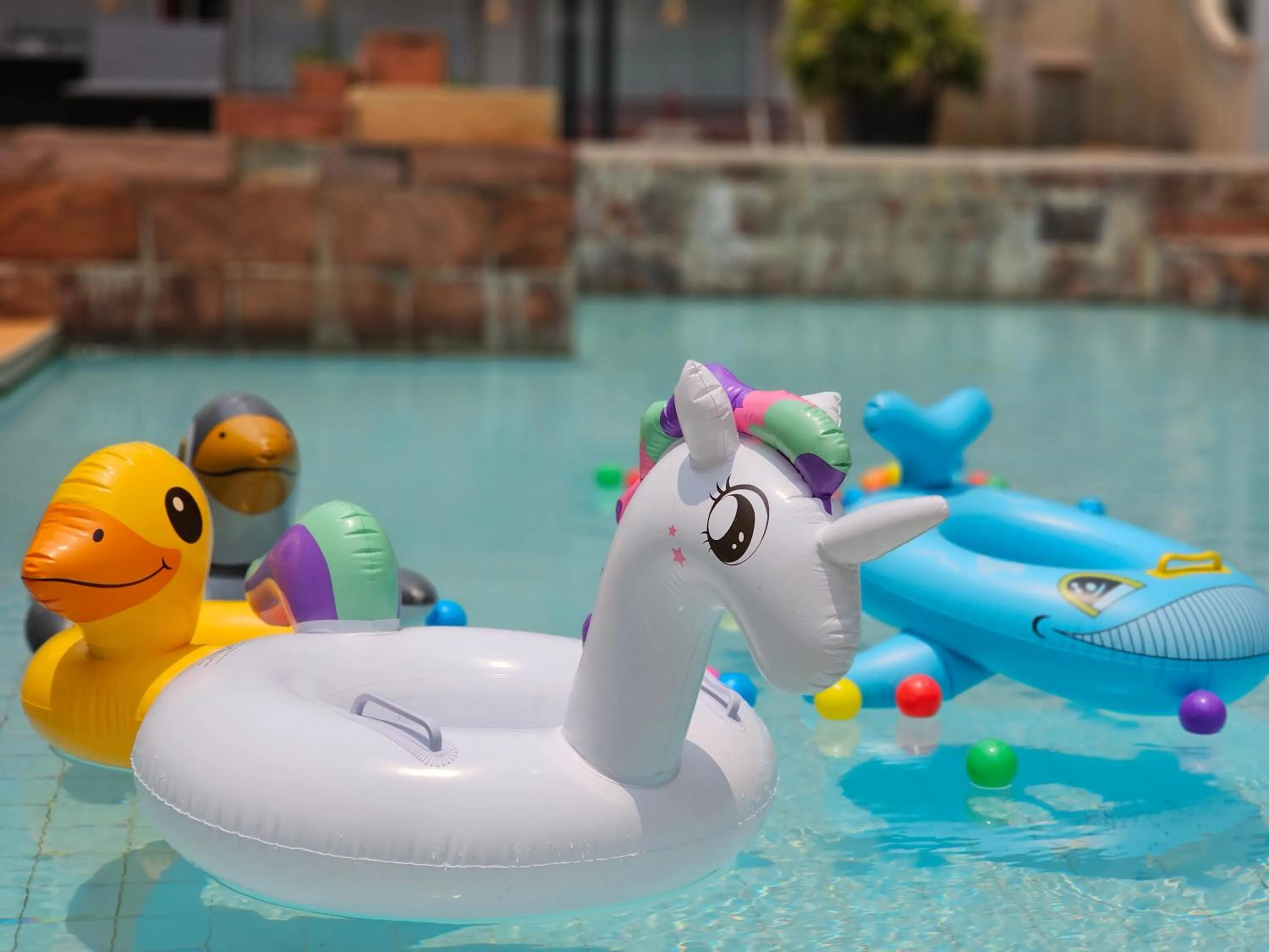 Swimming pool in Songphanburi Hotel