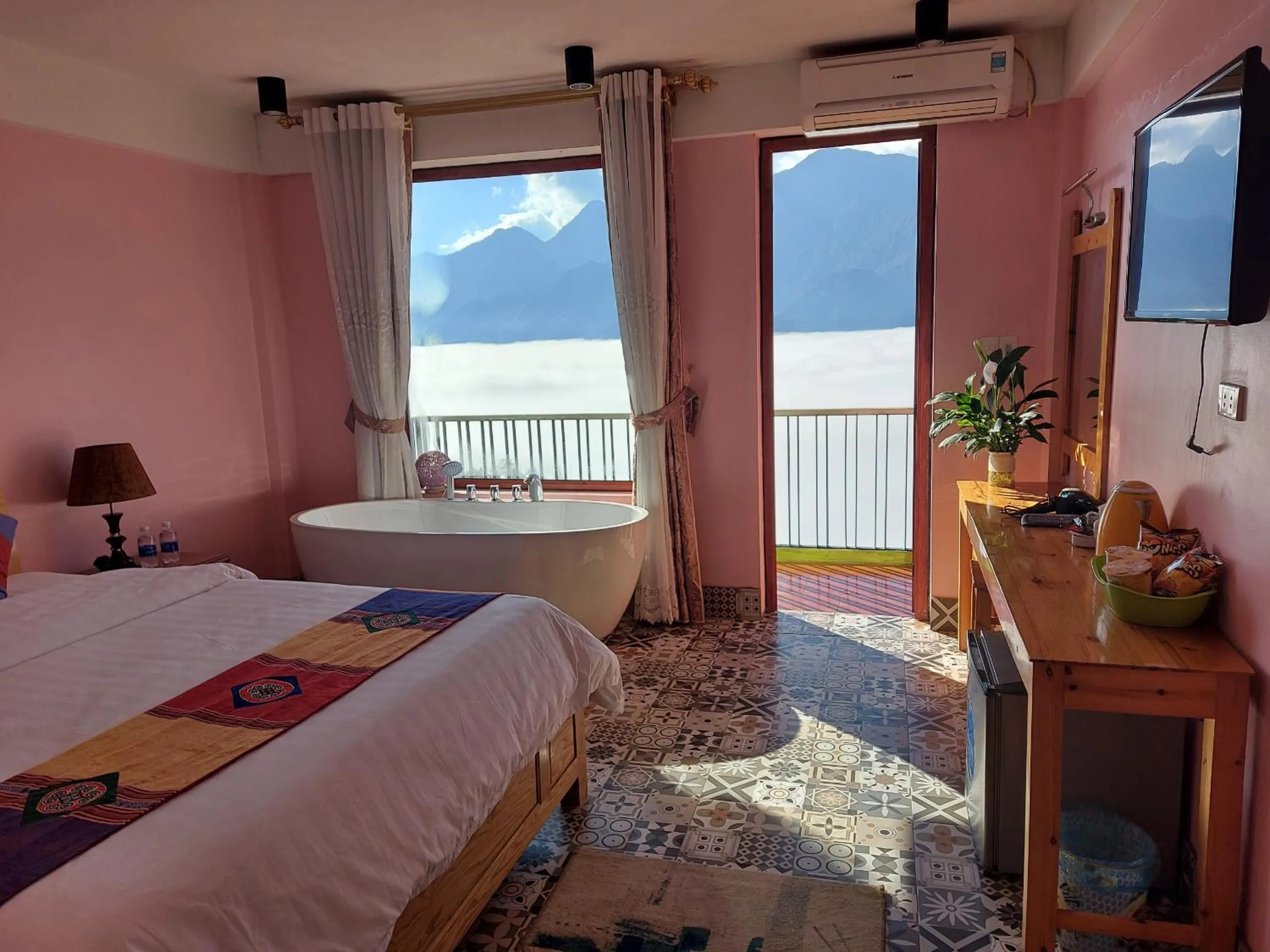 Bed in Sapa Scenery Hotel