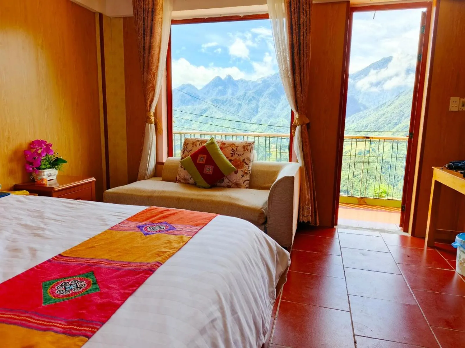 Bed in Sapa Scenery Hotel
