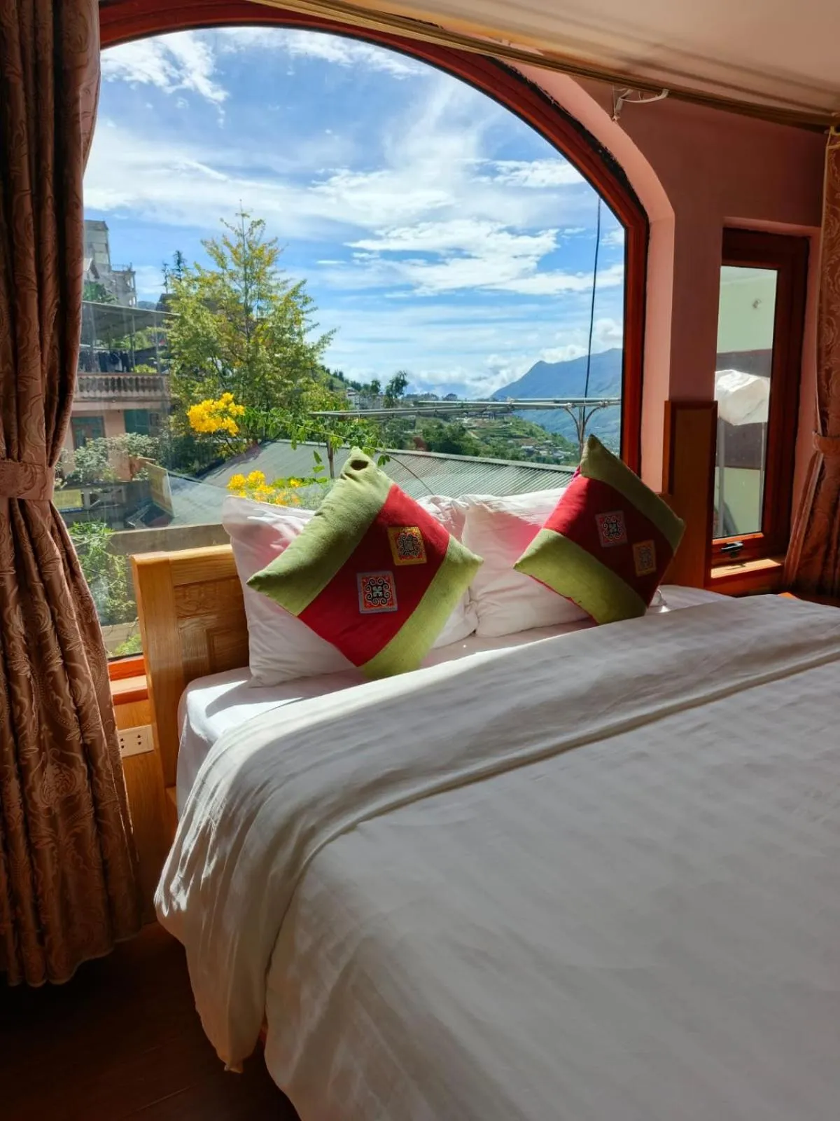 Bed in Sapa Scenery Hotel