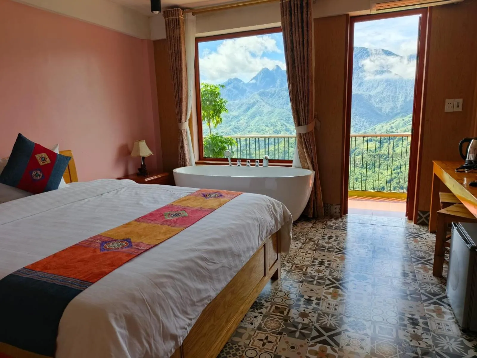 Bed in Sapa Scenery Hotel