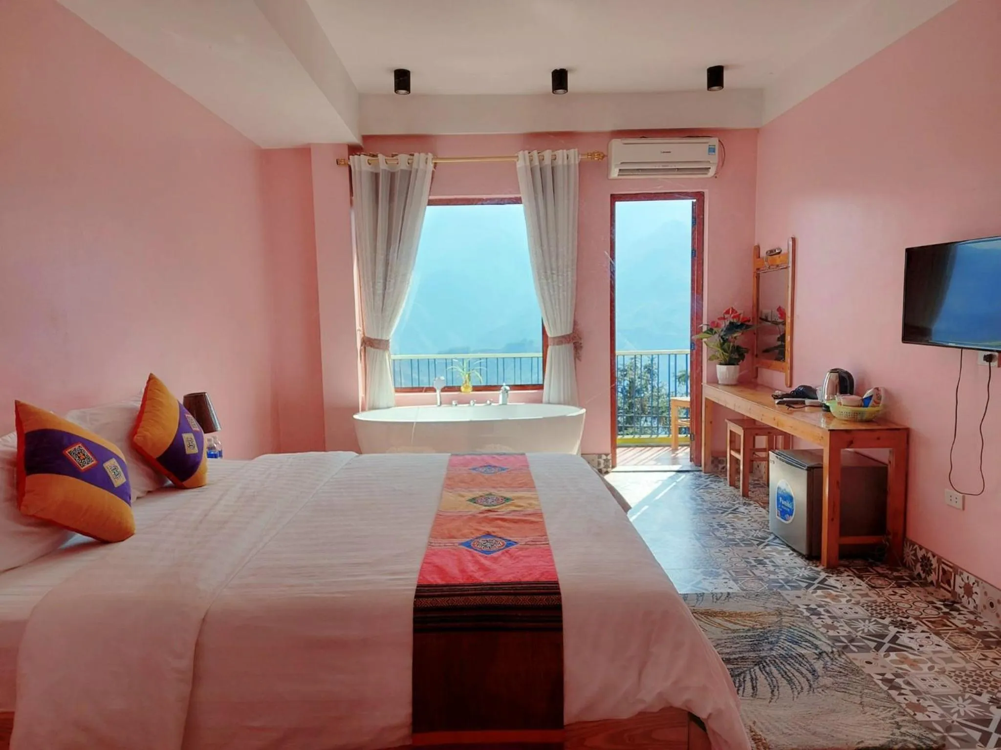 Bed in Sapa Scenery Hotel