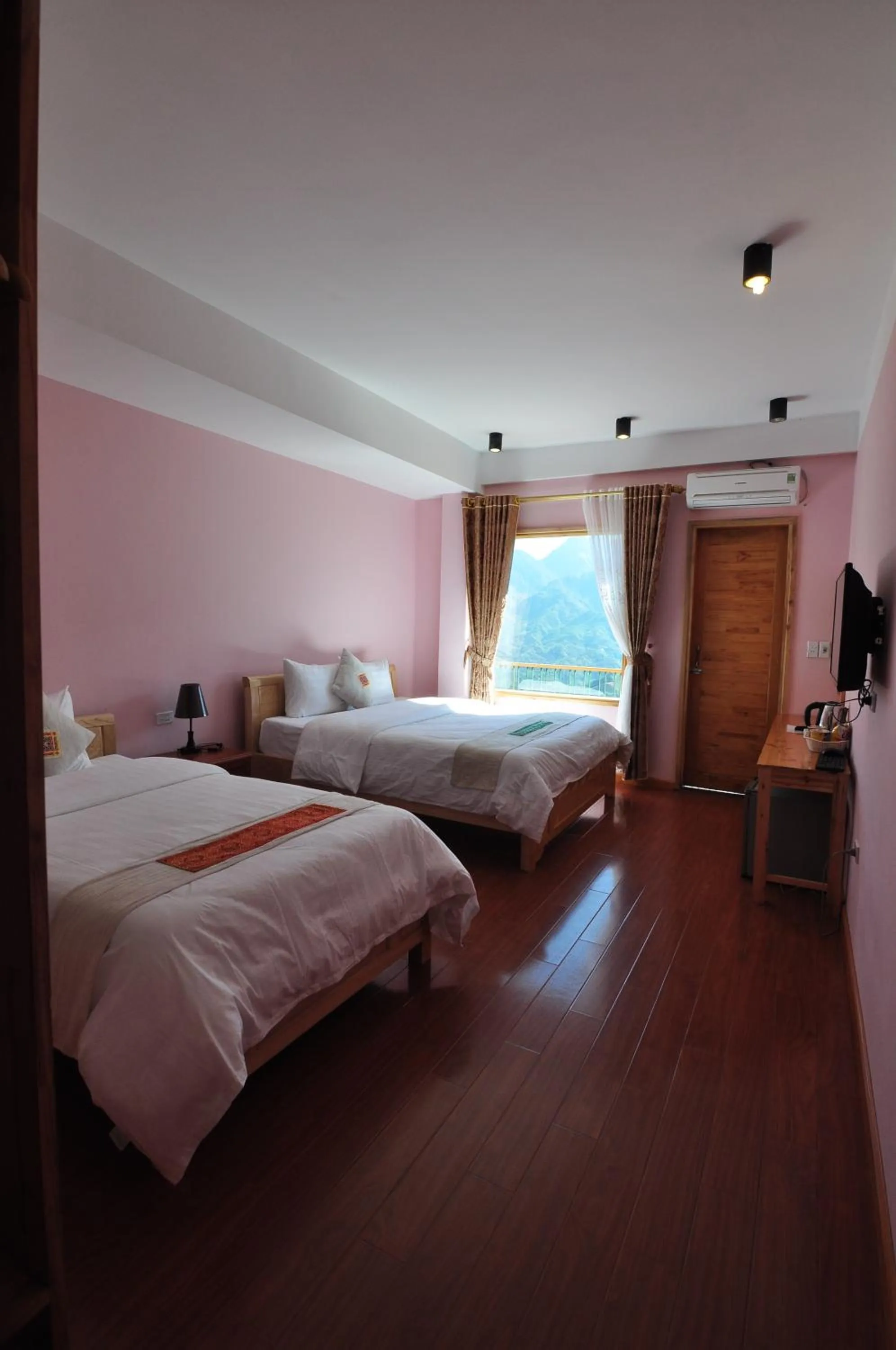 Mountain view, Bed in Sapa Scenery Hotel