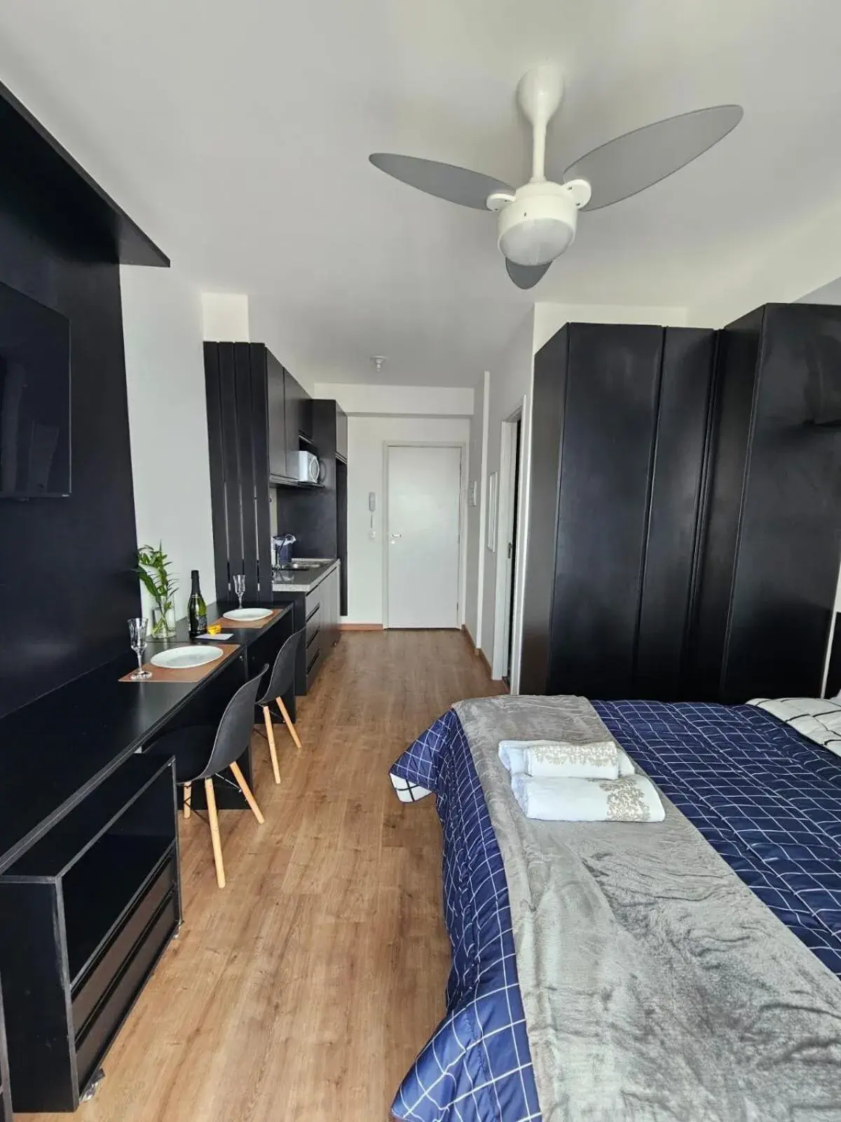 Superior One-Bedroom Apartment with Balcony in ZYZ Centro - Frente metrô Luz com vaga rotativa Superior One-Bedroom Apartment with Balcony in ZYZ Centro - Frente metrô Luz com vaga rotativa