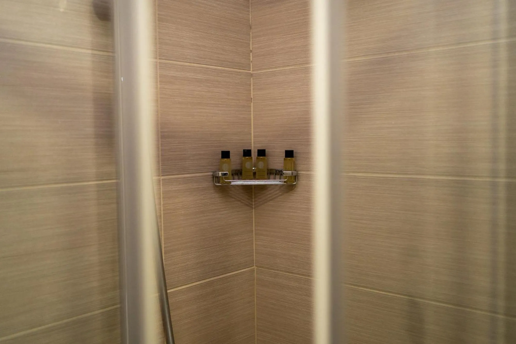 Shower in Hotel Narenta