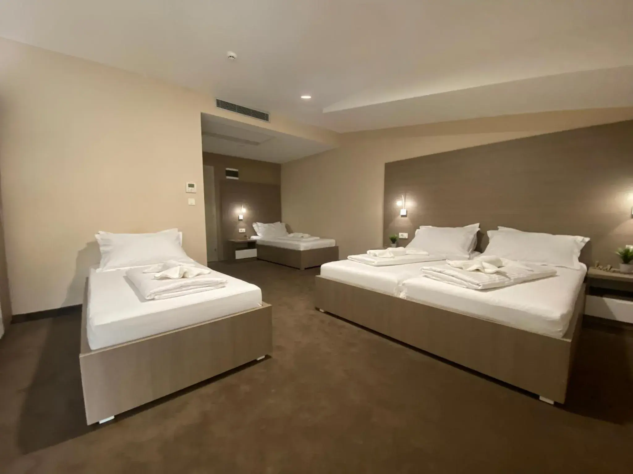 Family Room with Bathroom in Hotel Narenta Family Room with Bathroom in Hotel Narenta