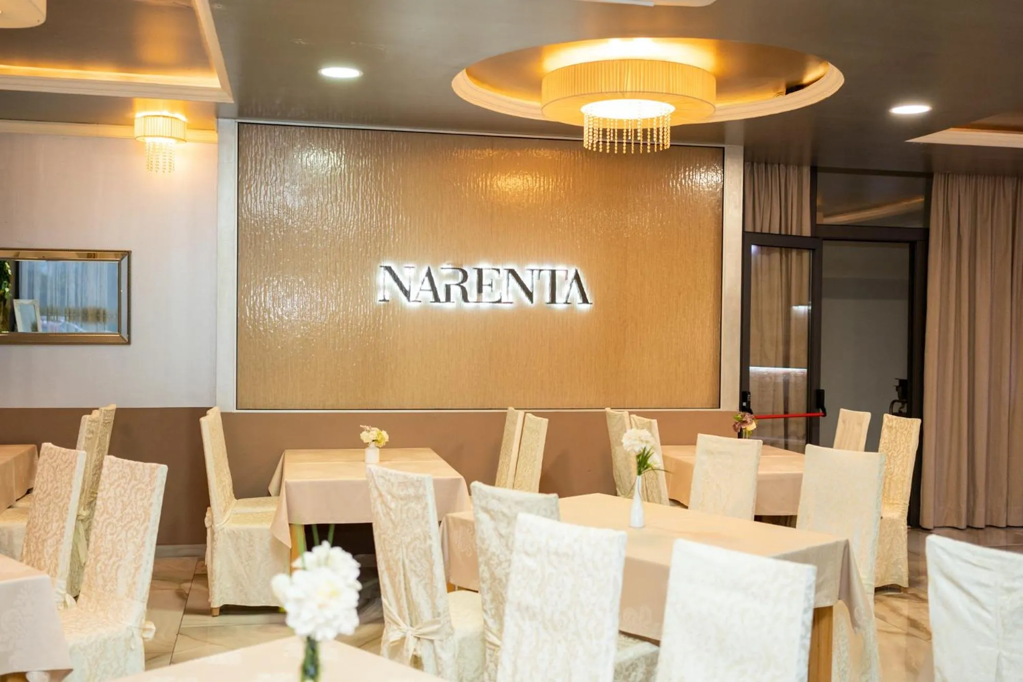 Restaurant/places to eat in Hotel Narenta