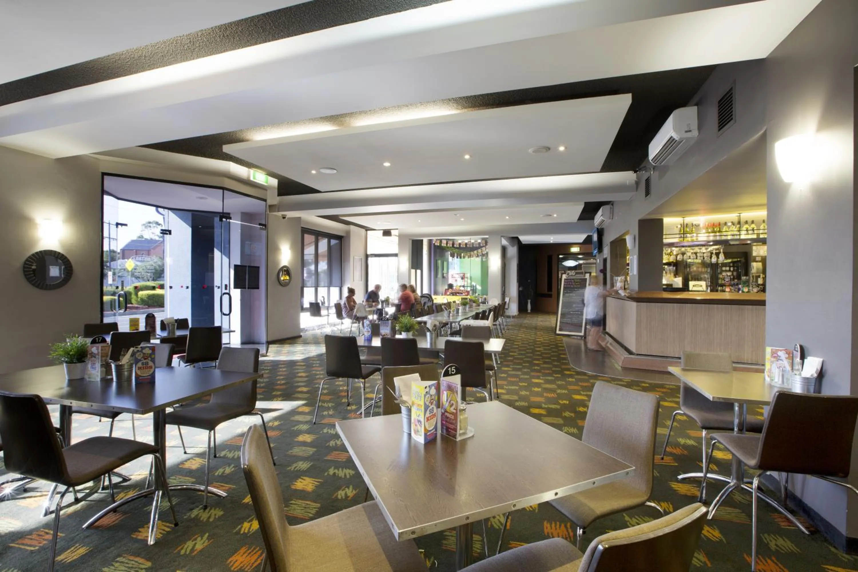 Restaurant/places to eat in Nightcap at St Albans Hotel