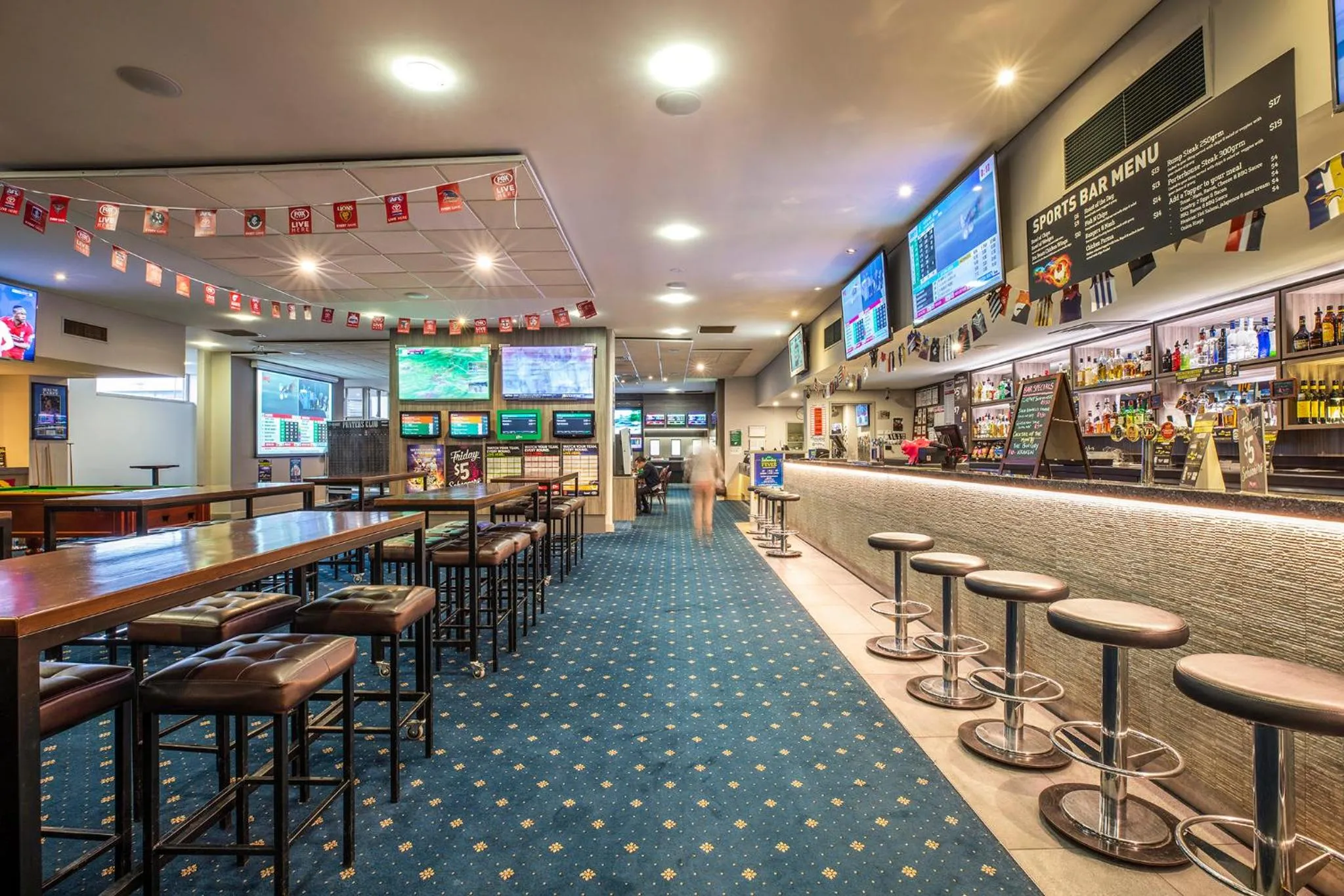 Lounge or bar in Nightcap at St Albans Hotel