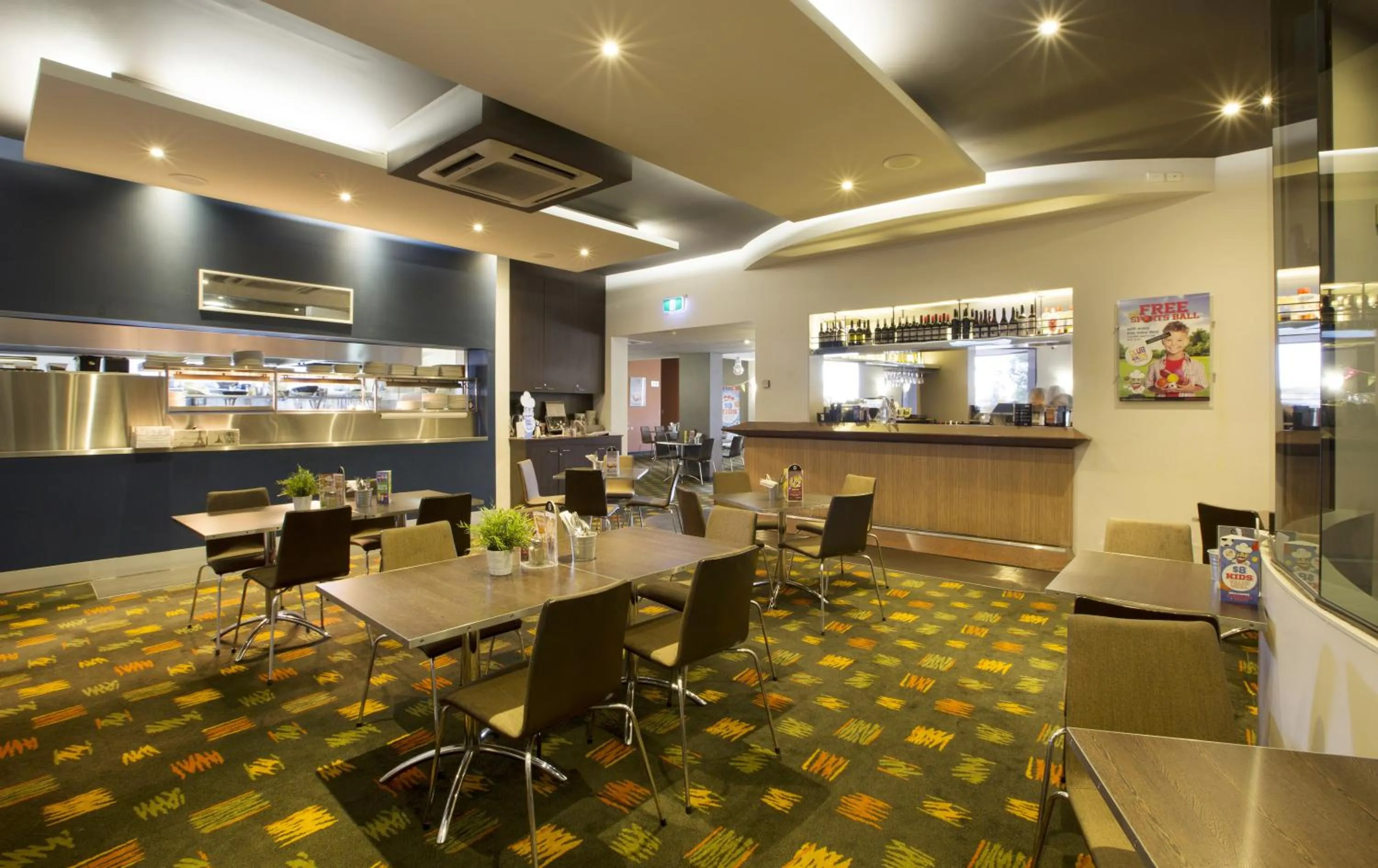 Restaurant/places to eat in Nightcap at St Albans Hotel