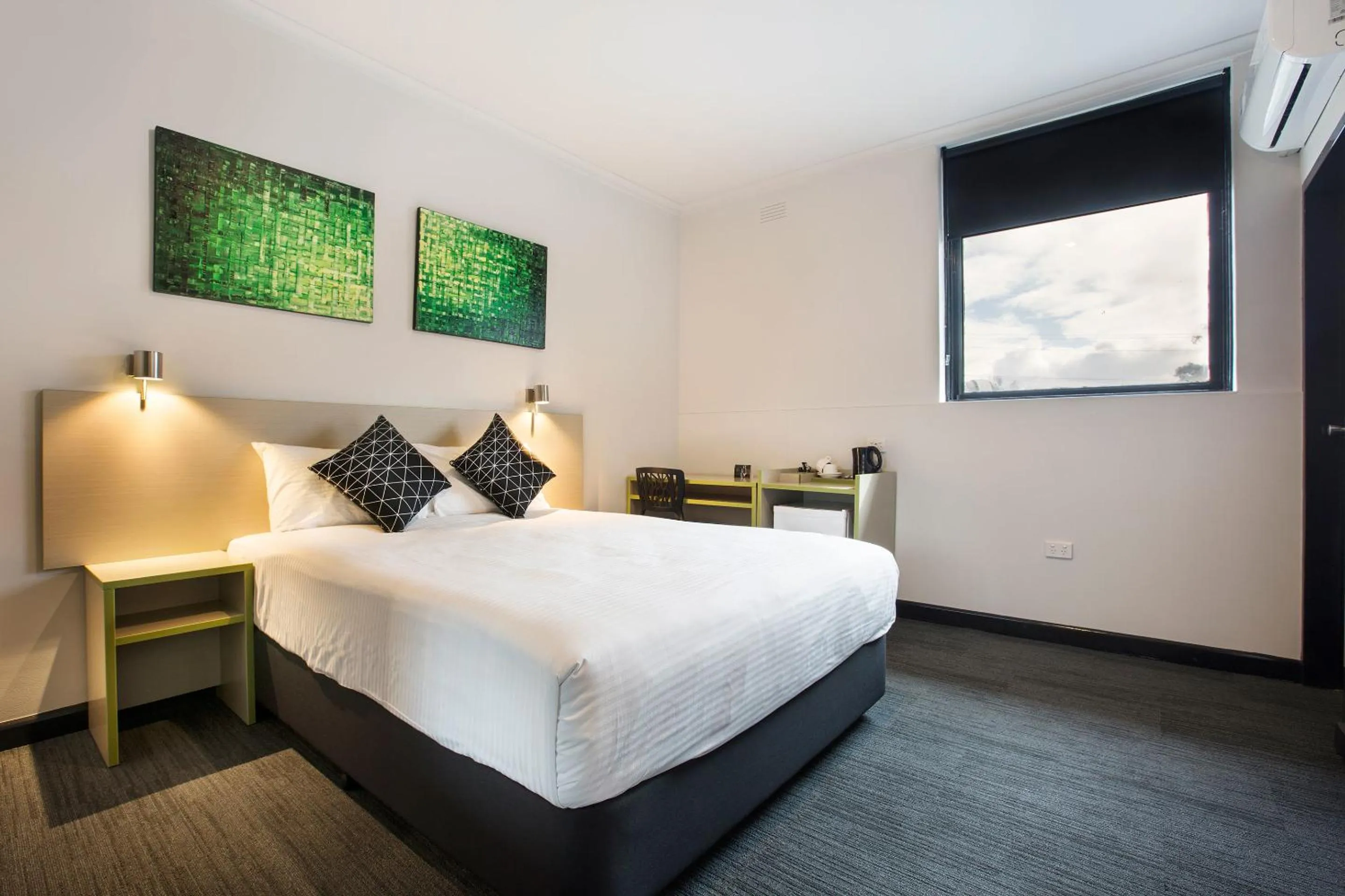 Bed in Nightcap at St Albans Hotel