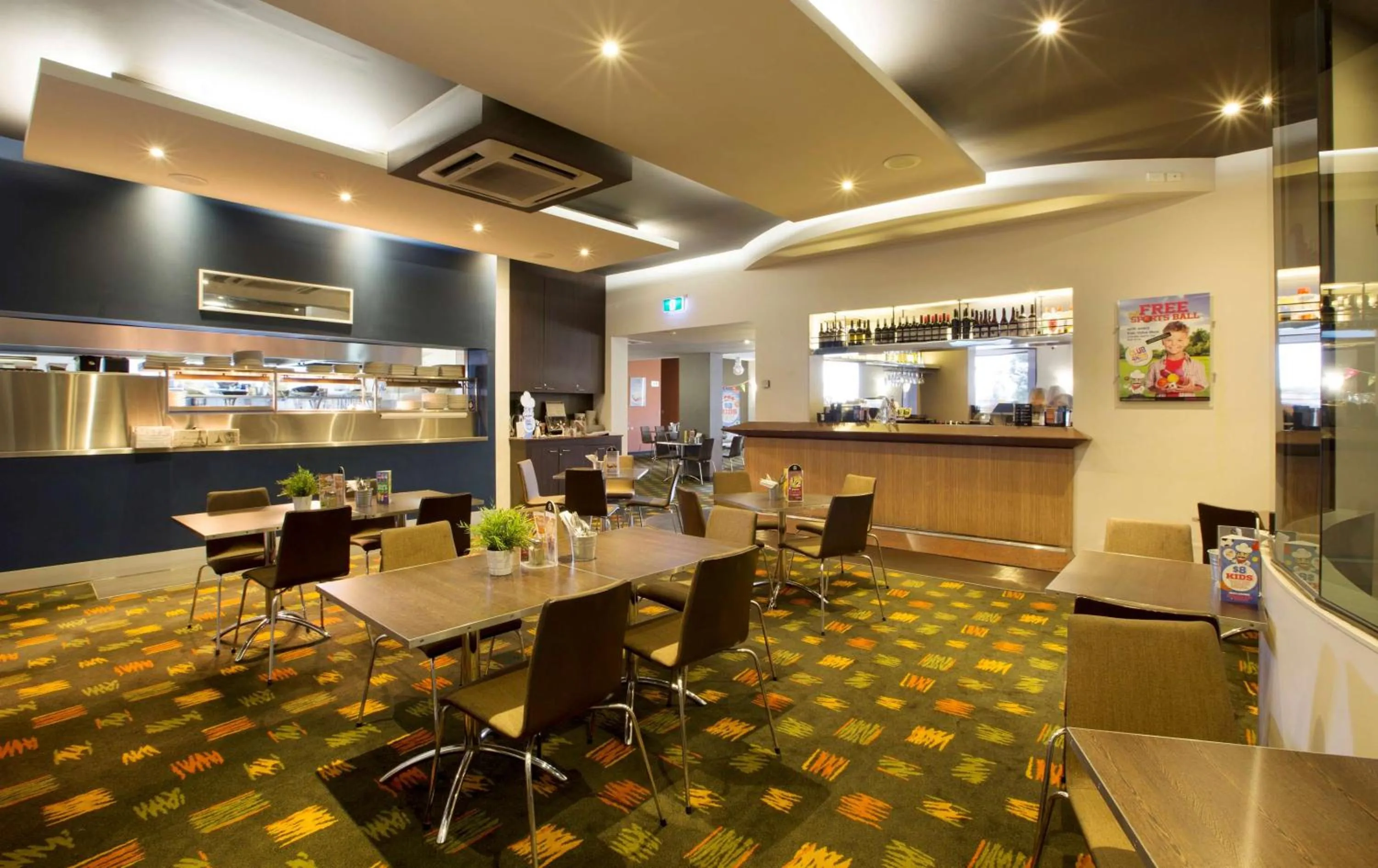 Restaurant/places to eat in Nightcap at St Albans Hotel