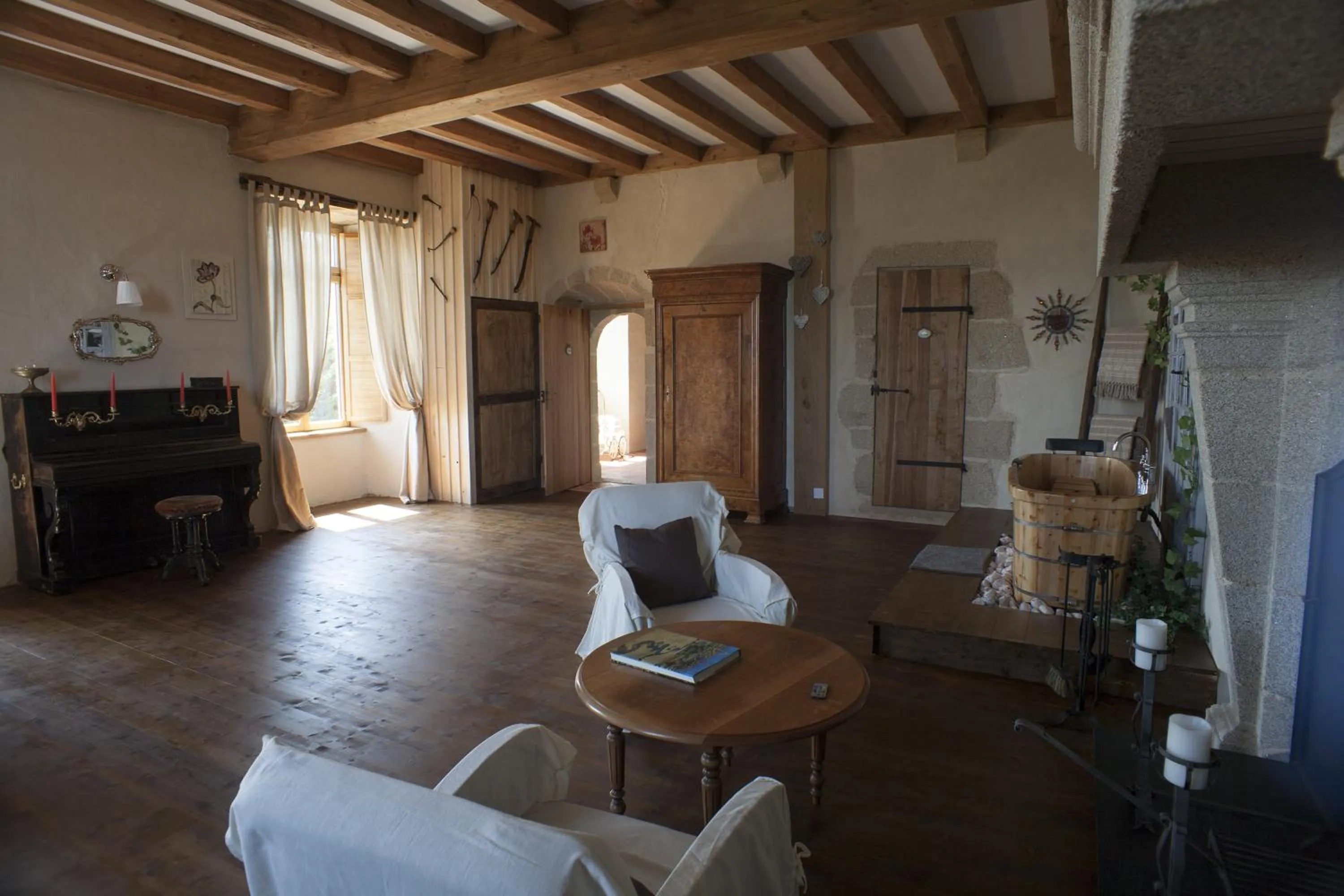 Seating area in Logis de Riparfonds