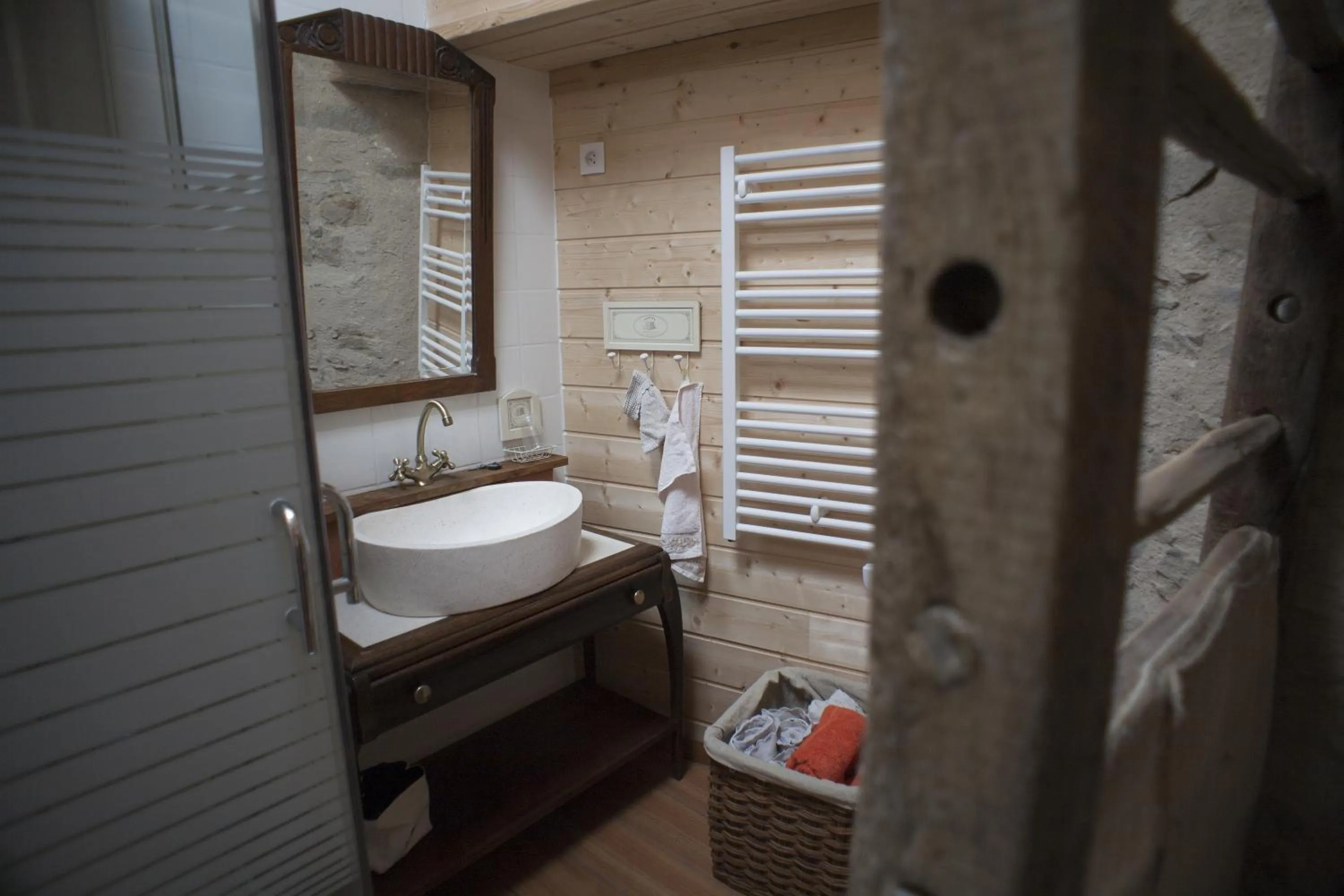 Bathroom in Logis de Riparfonds