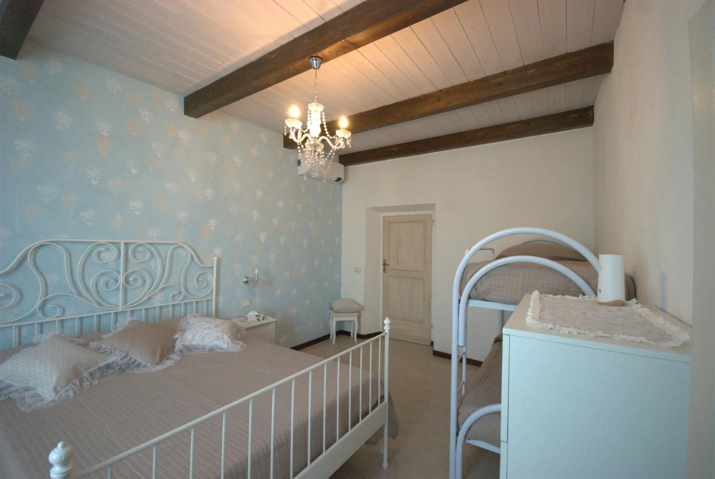 Photo of the whole room, Bed in B&B Vittorio Emanuele