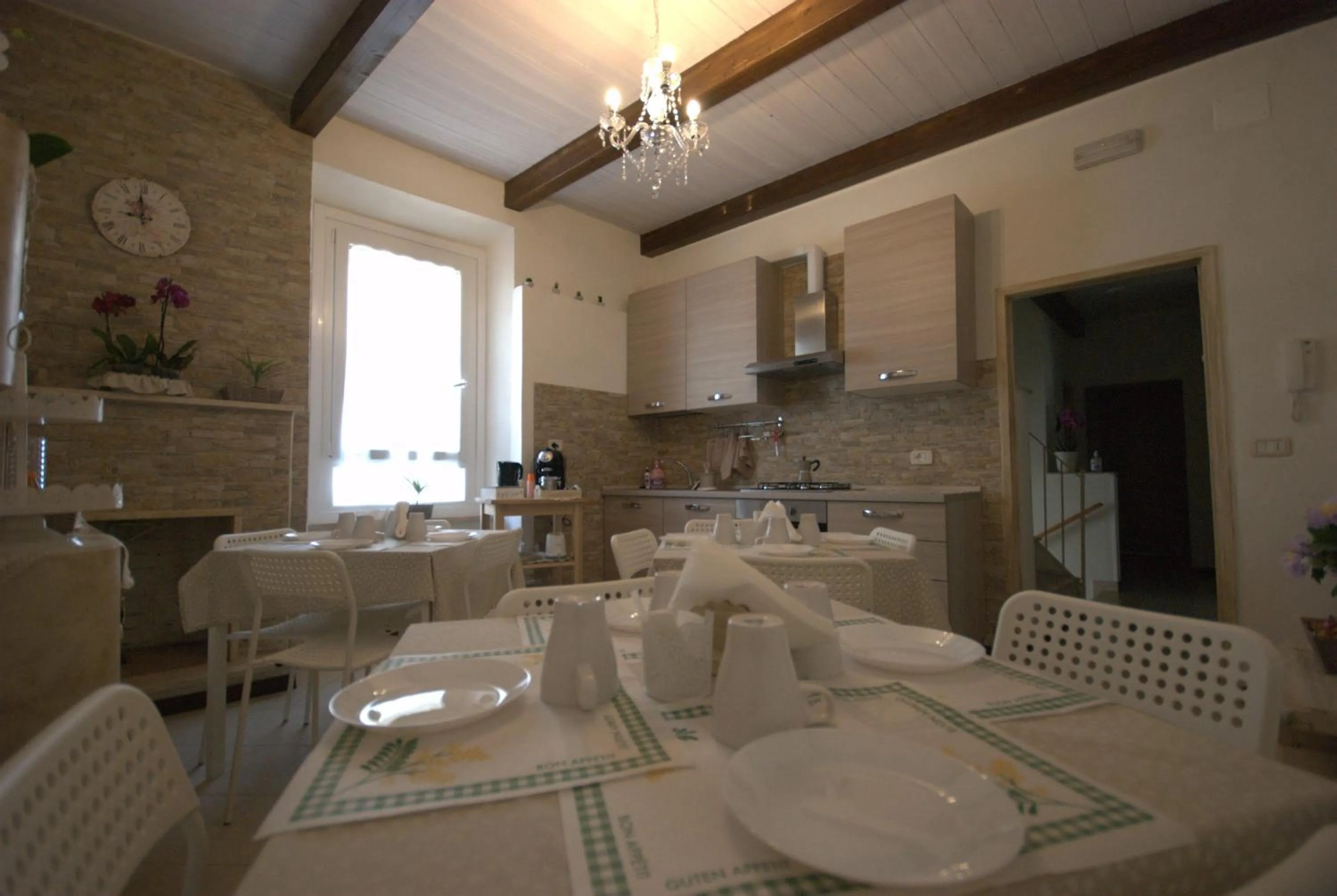 Communal kitchen in B&B Vittorio Emanuele