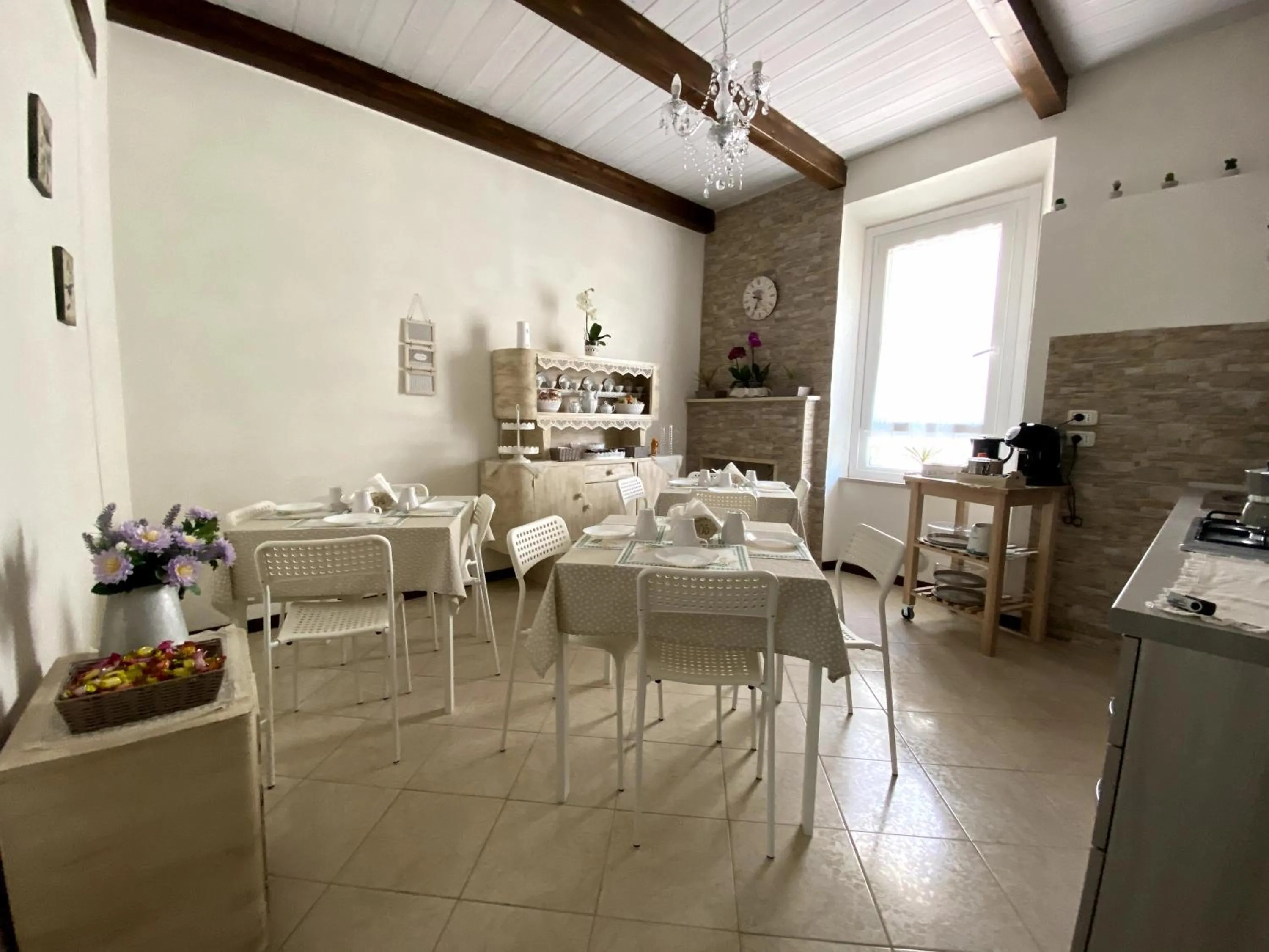 Communal kitchen in B&B Vittorio Emanuele