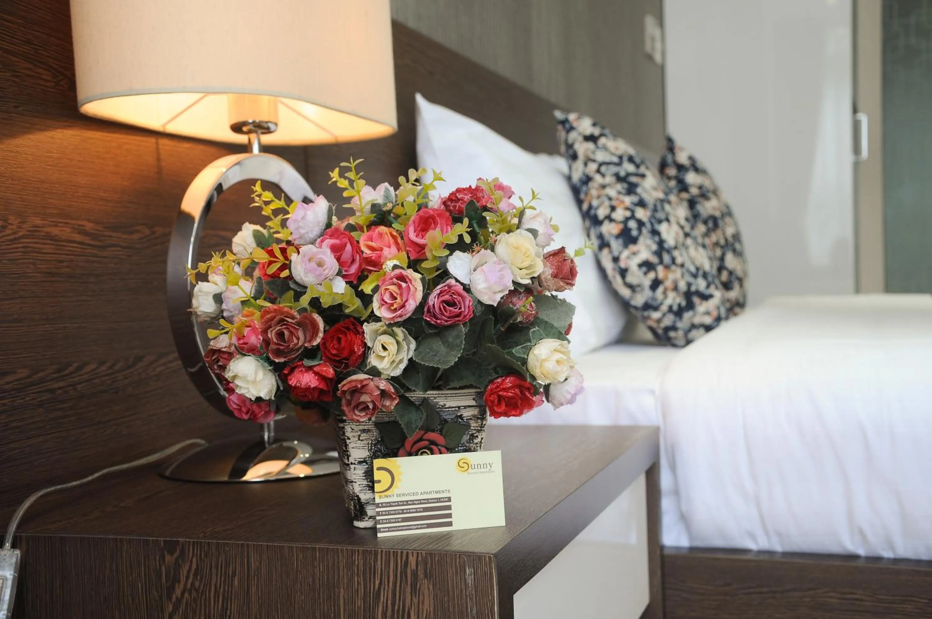 Bed in Sunny Serviced Apartment