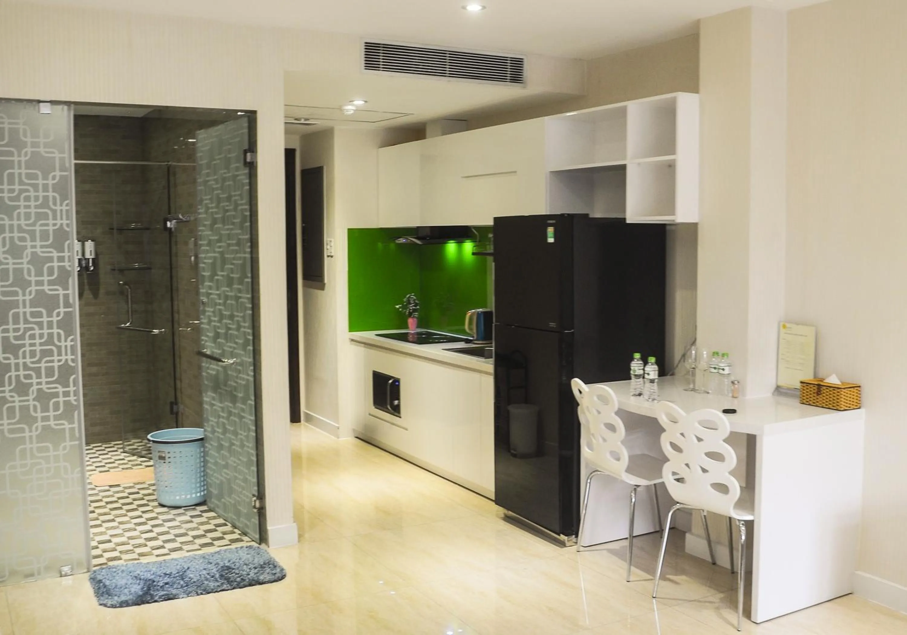 Toilet in Sunny Serviced Apartment