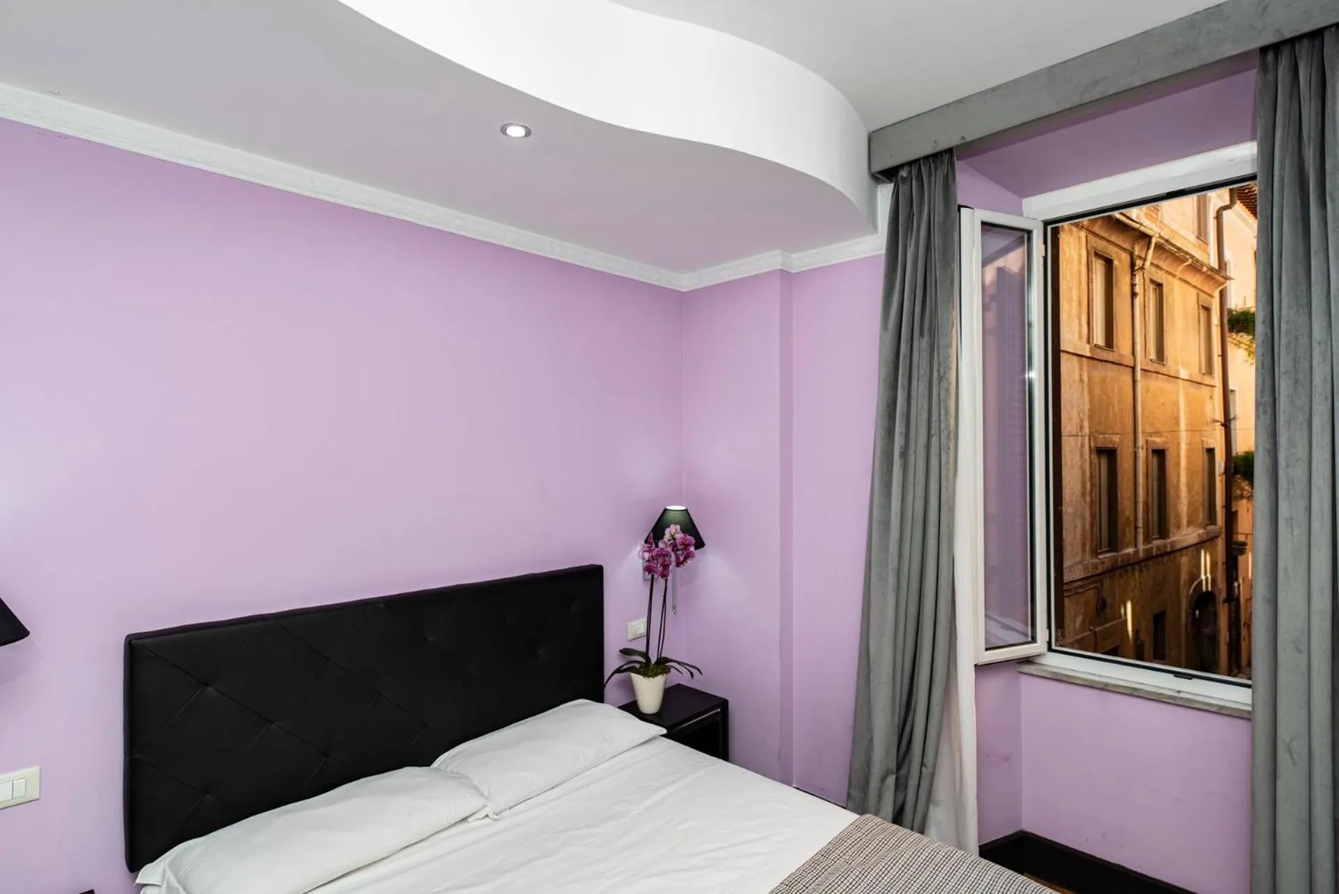 Bed in Imperium Suite Navona