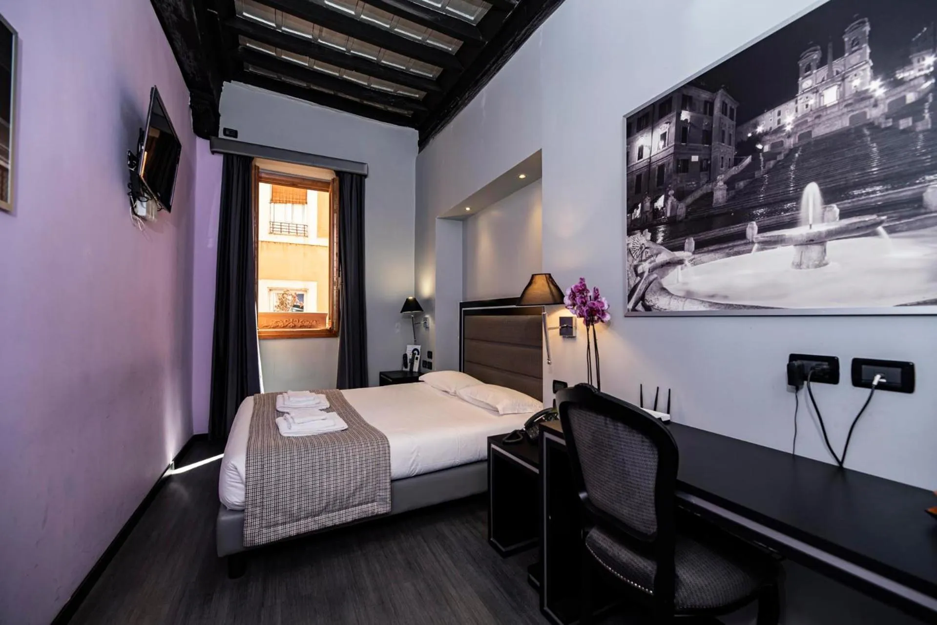 Bed in Imperium Suite Navona
