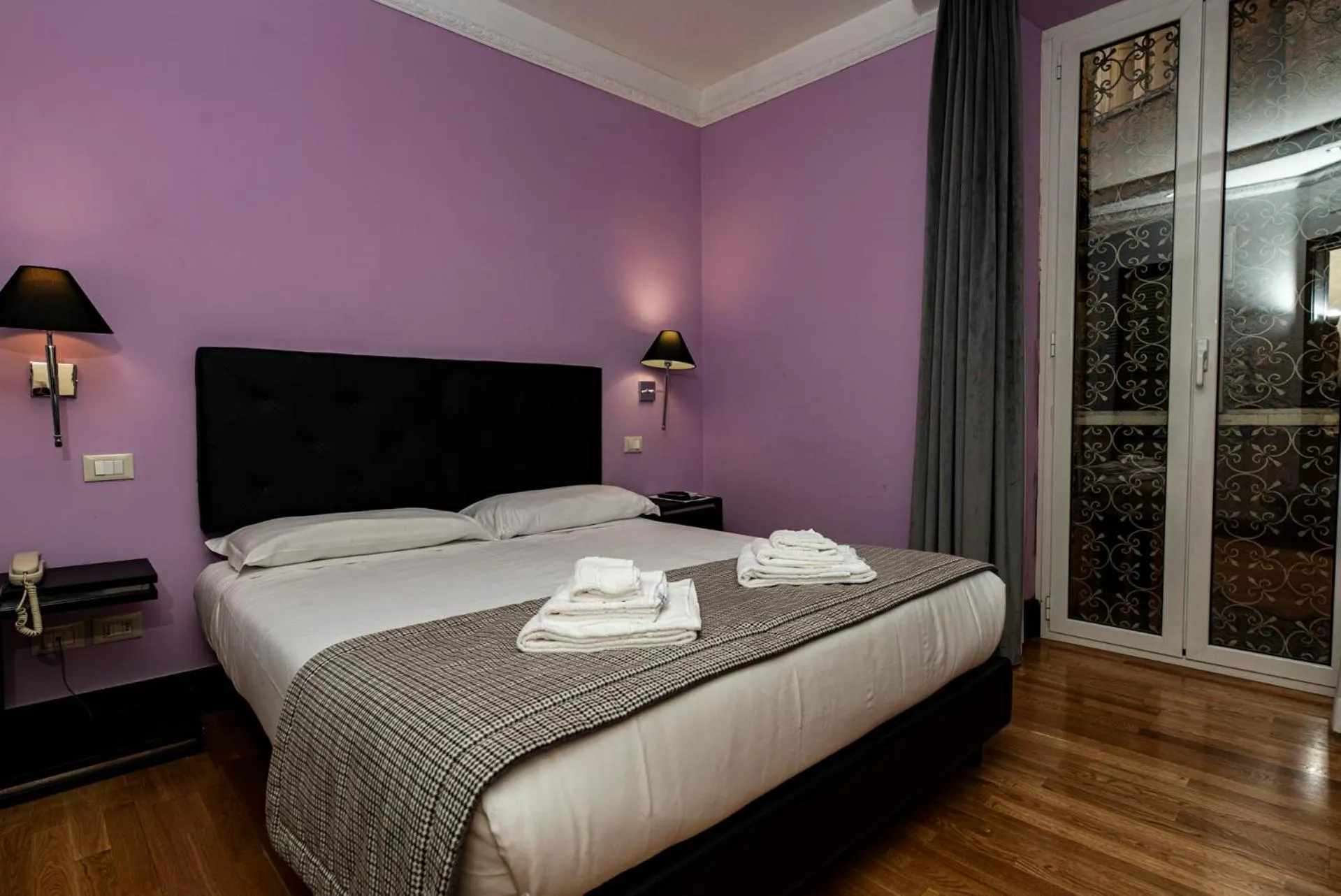 Bed in Imperium Suite Navona