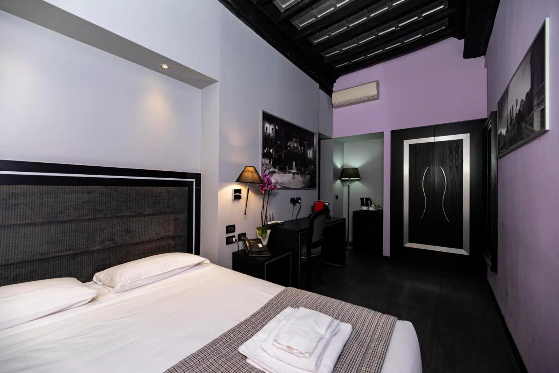 Bed in Imperium Suite Navona Bed in Imperium Suite Navona