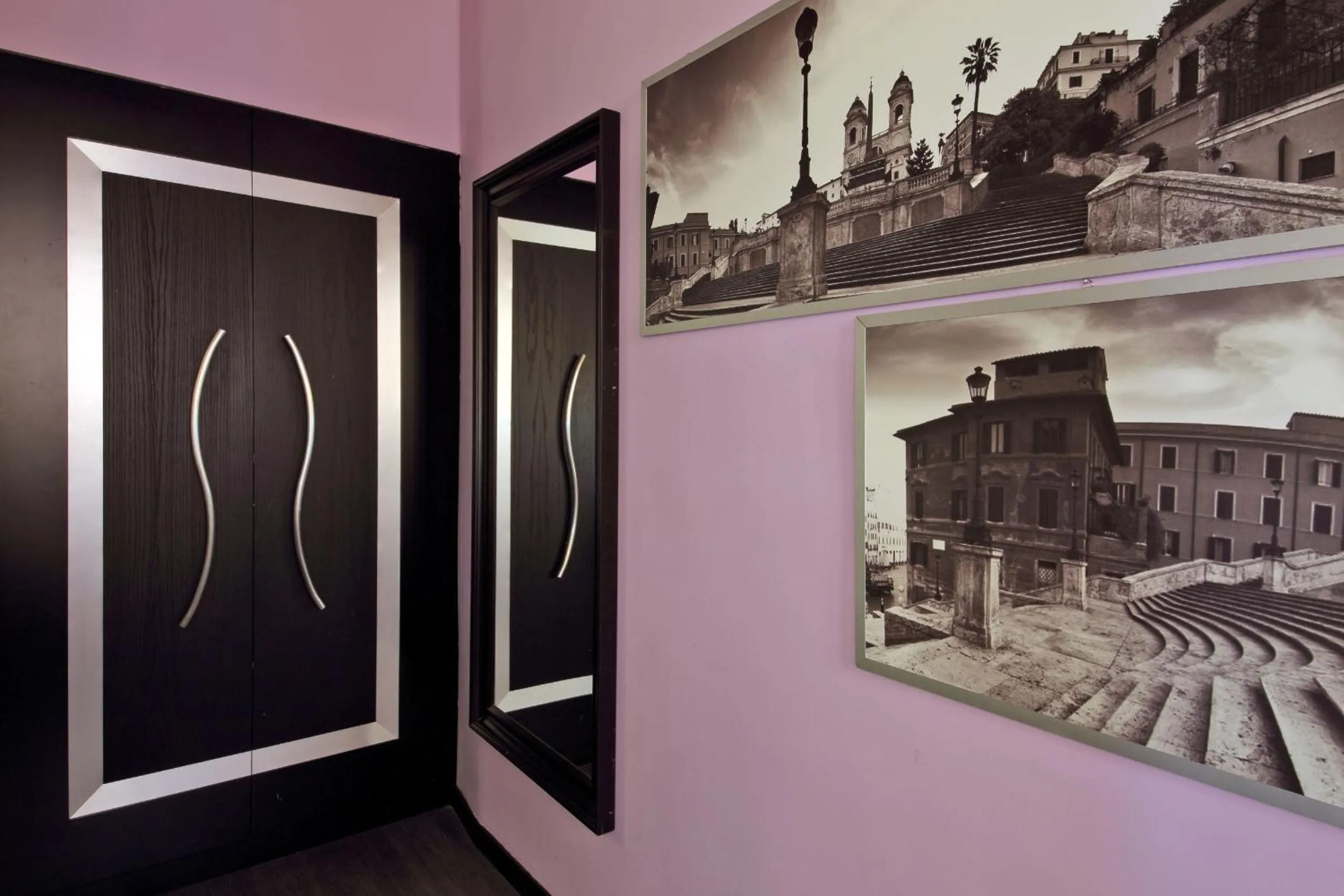 Decorative detail in Imperium Suite Navona