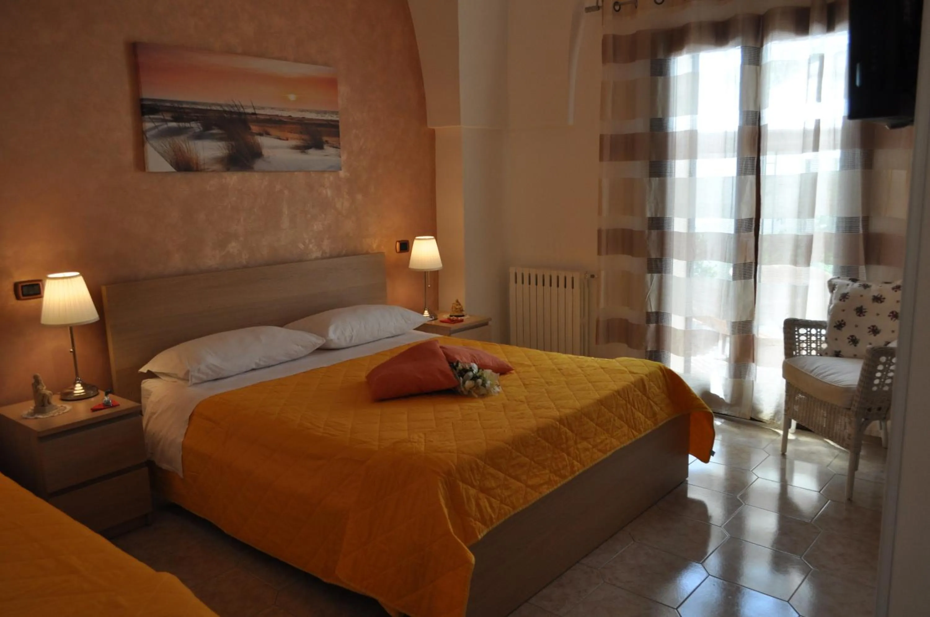 Photo of the whole room, Bed in 7 Contrade