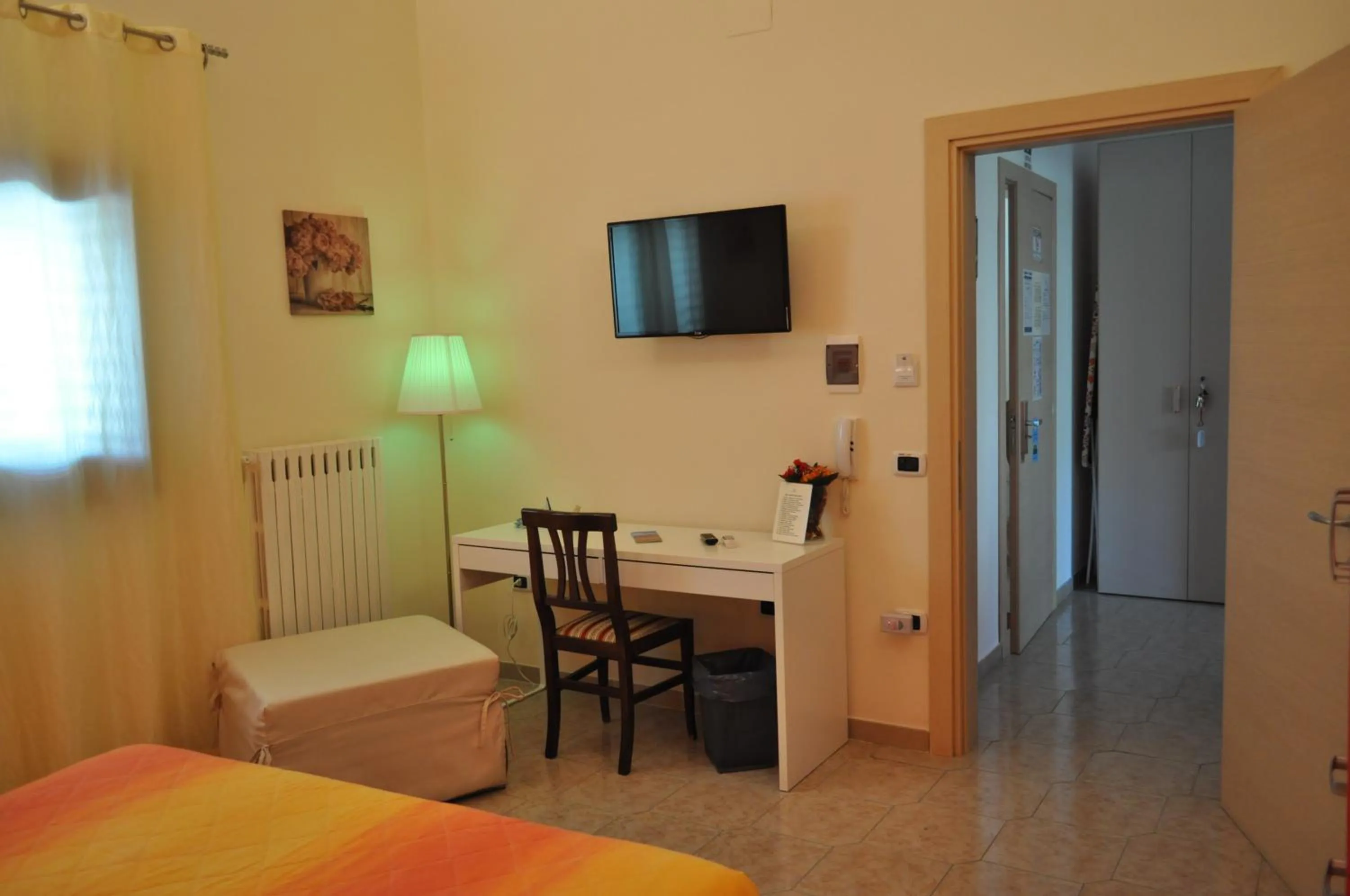 Bedroom, Bed in 7 Contrade