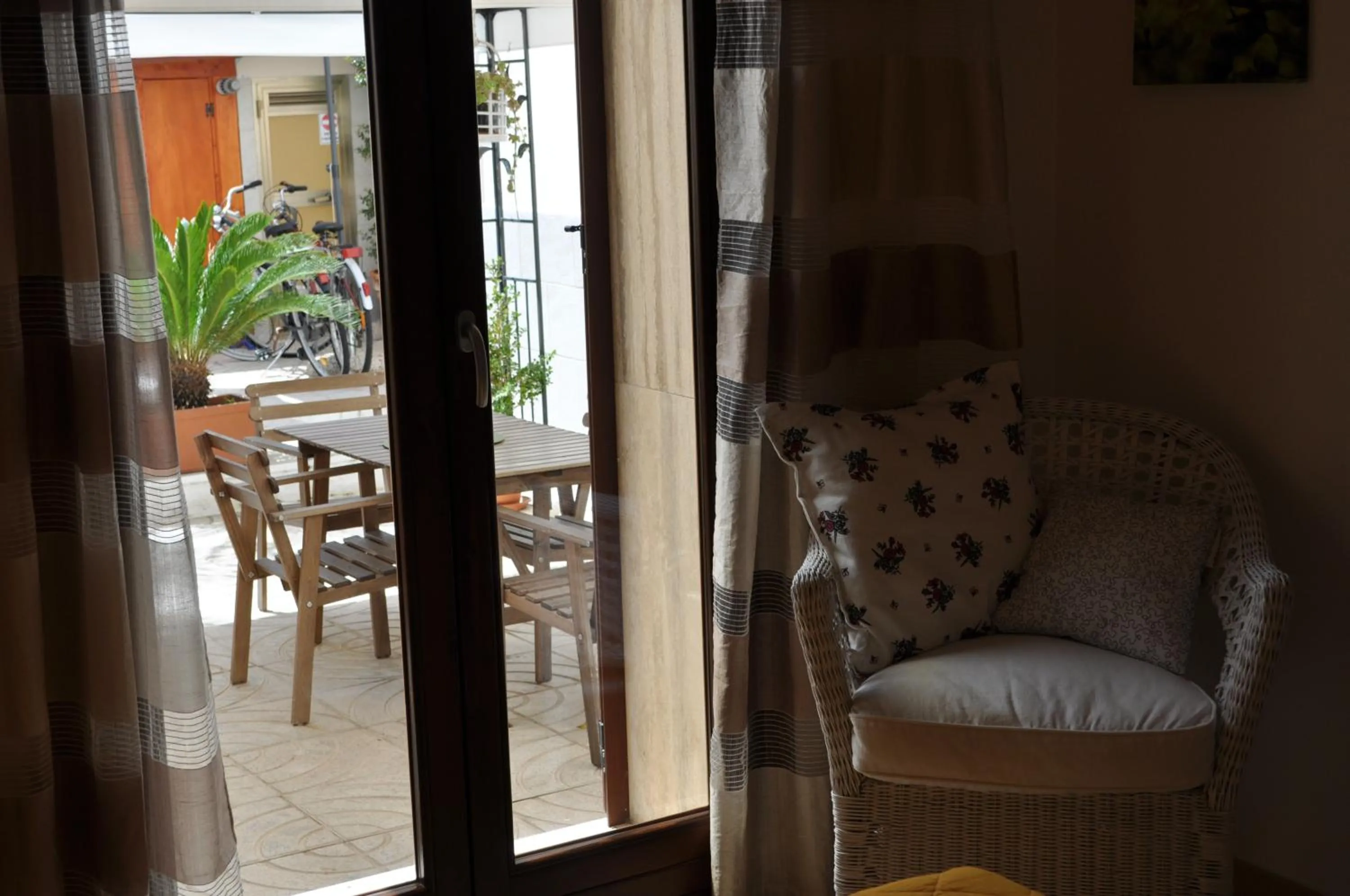 Photo of the whole room in 7 Contrade