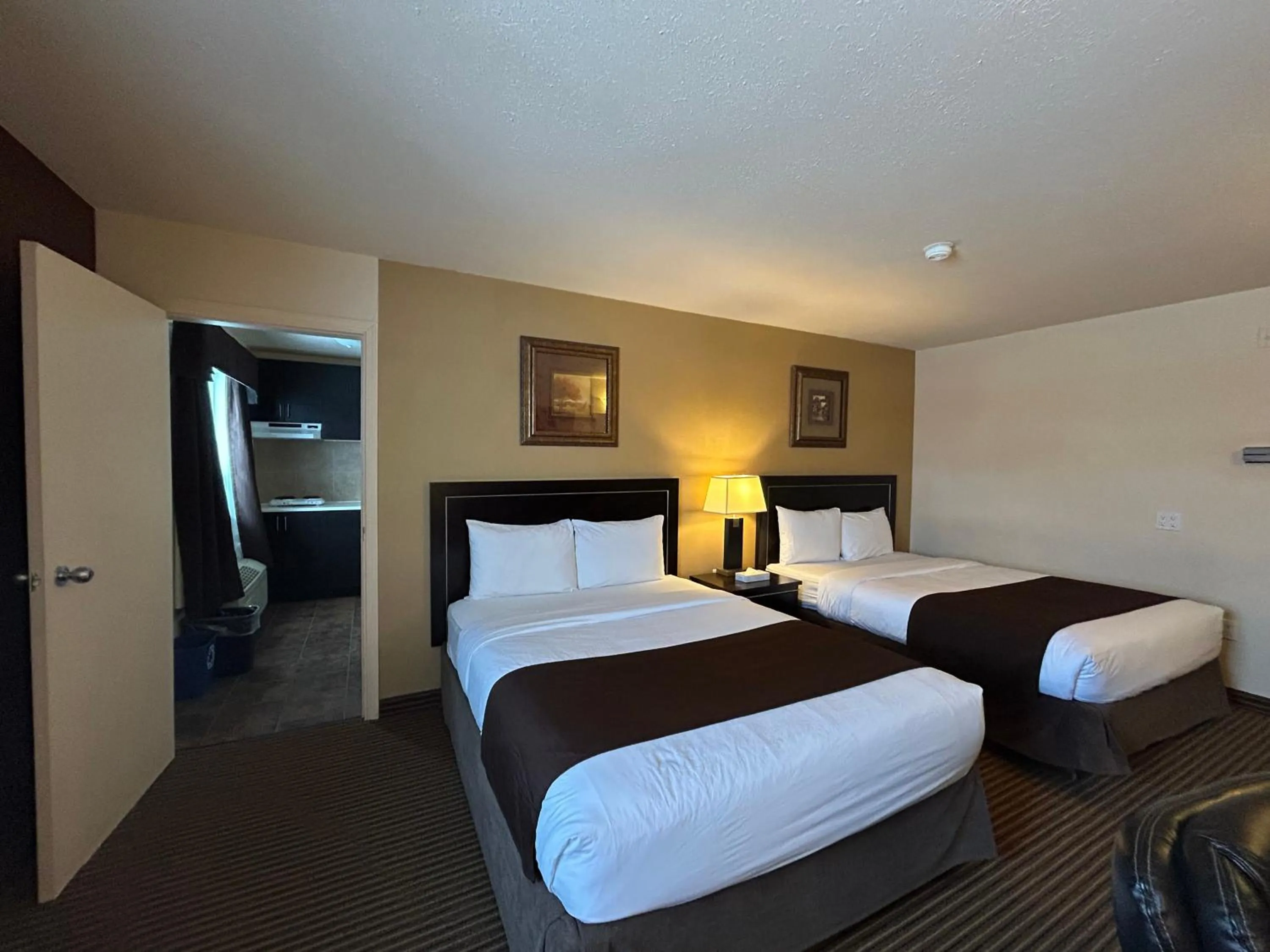 Bed in Travelodge by Wyndham Valleyview AB