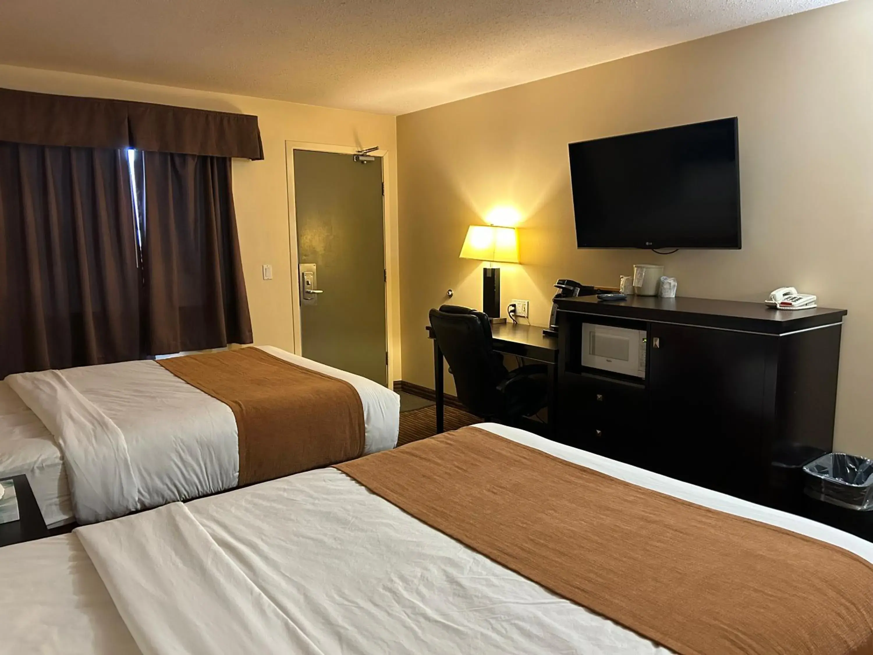 Bed in Travelodge by Wyndham Valleyview AB Bed in Travelodge by Wyndham Valleyview AB