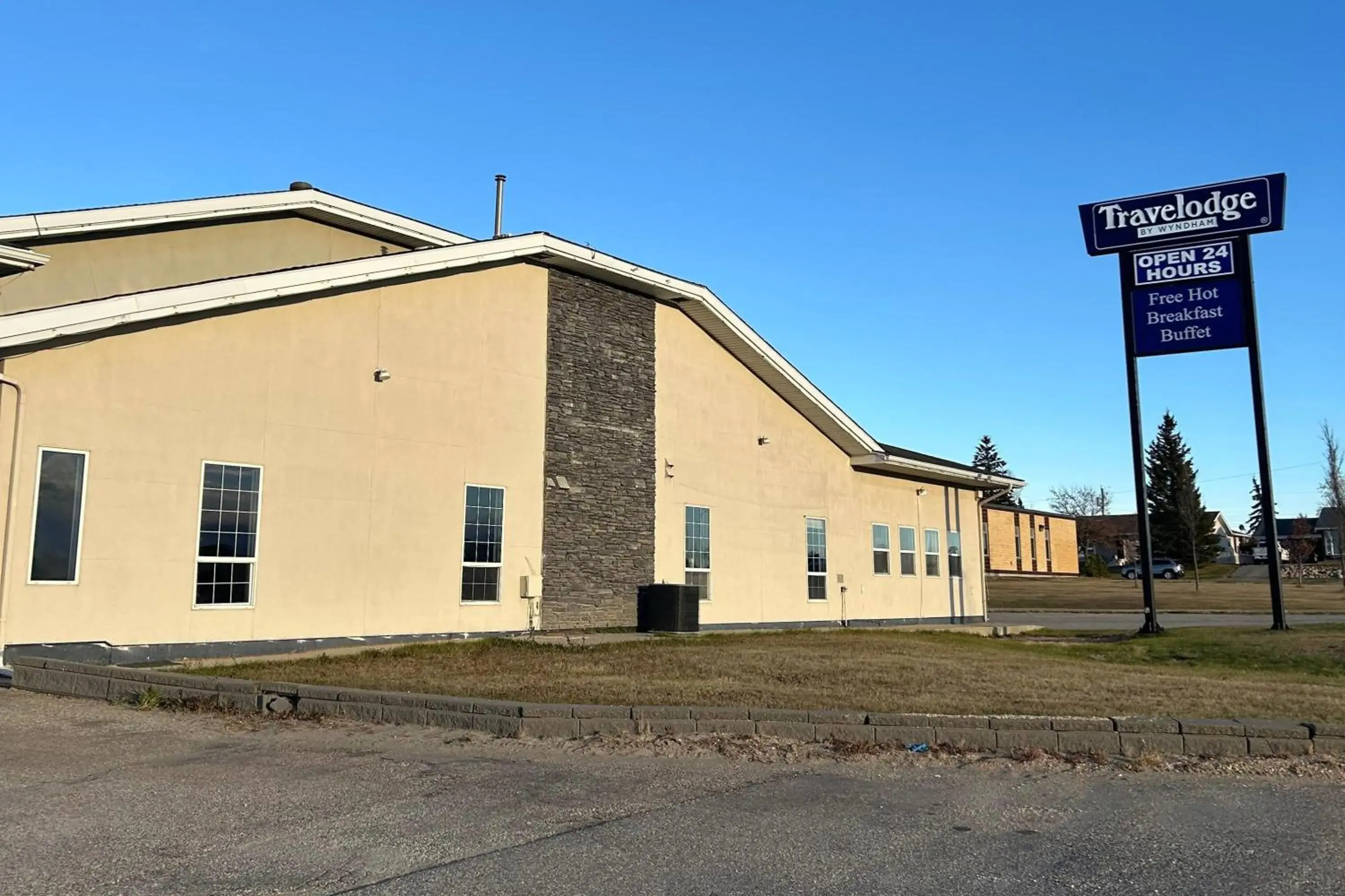 Property building in Travelodge by Wyndham Valleyview AB Property building in Travelodge by Wyndham Valleyview AB