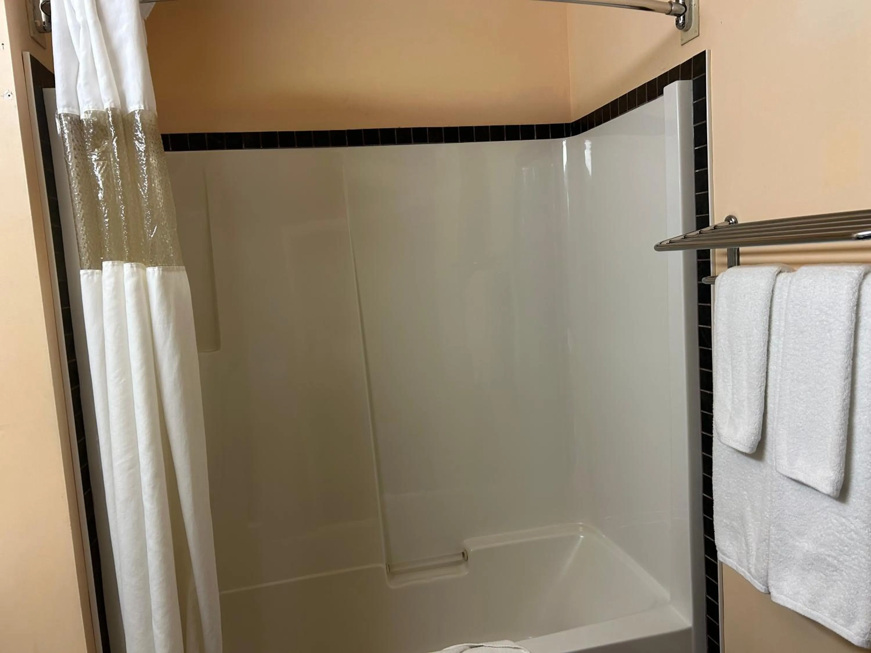 Travelodge by Wyndham Valleyview AB