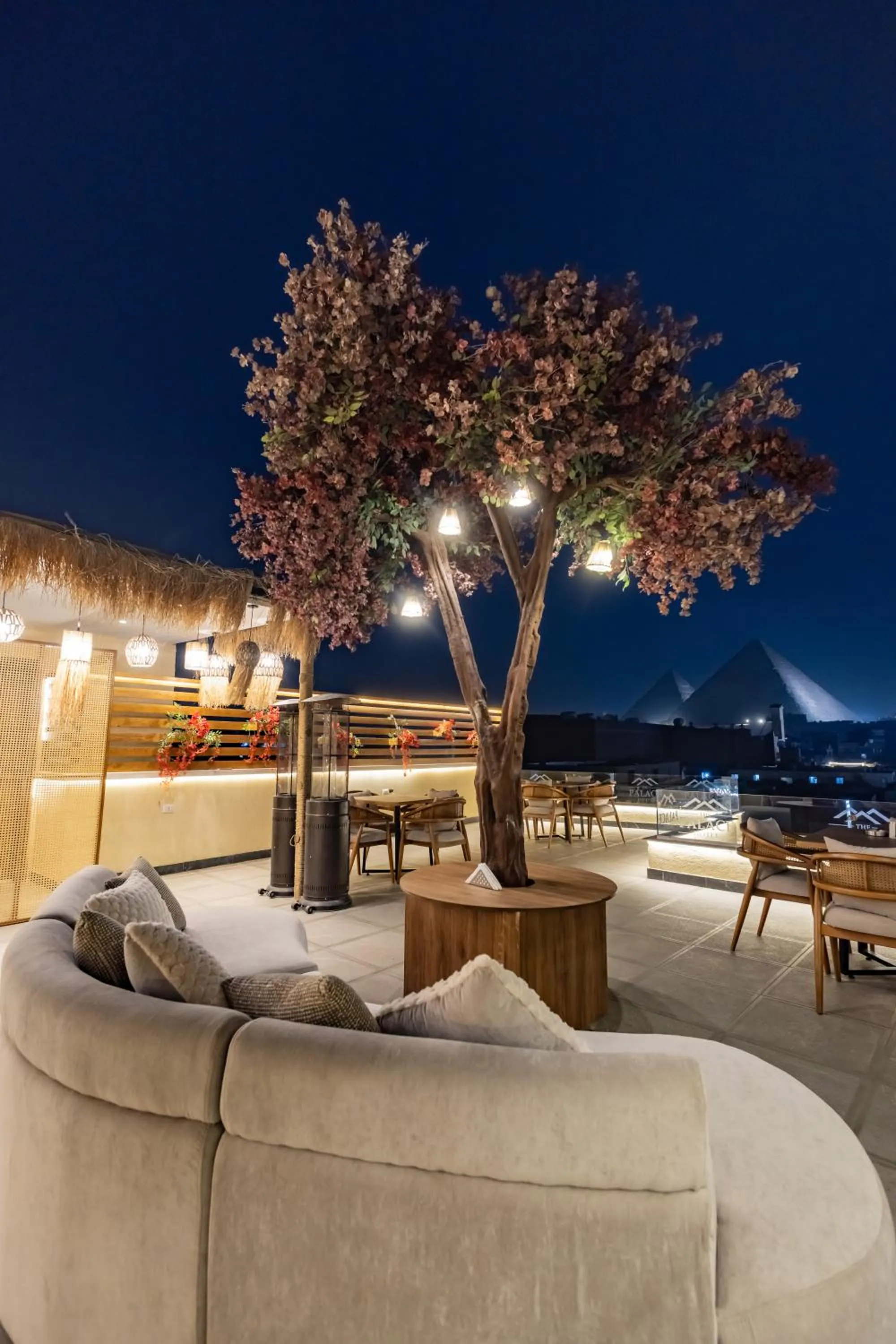 Night in The Palace Pyramids View Hotel