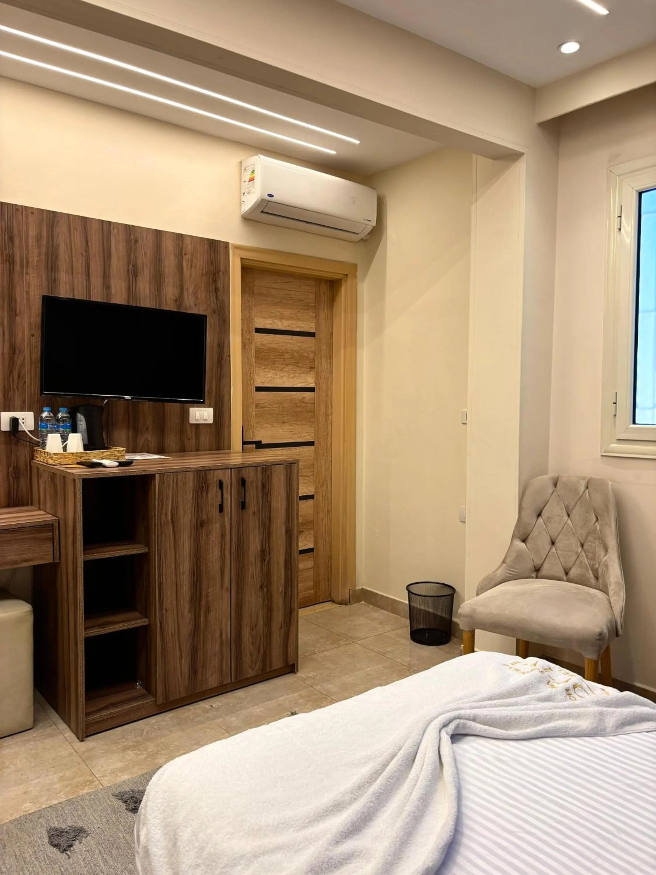 Bed in The Palace Pyramids View Hotel