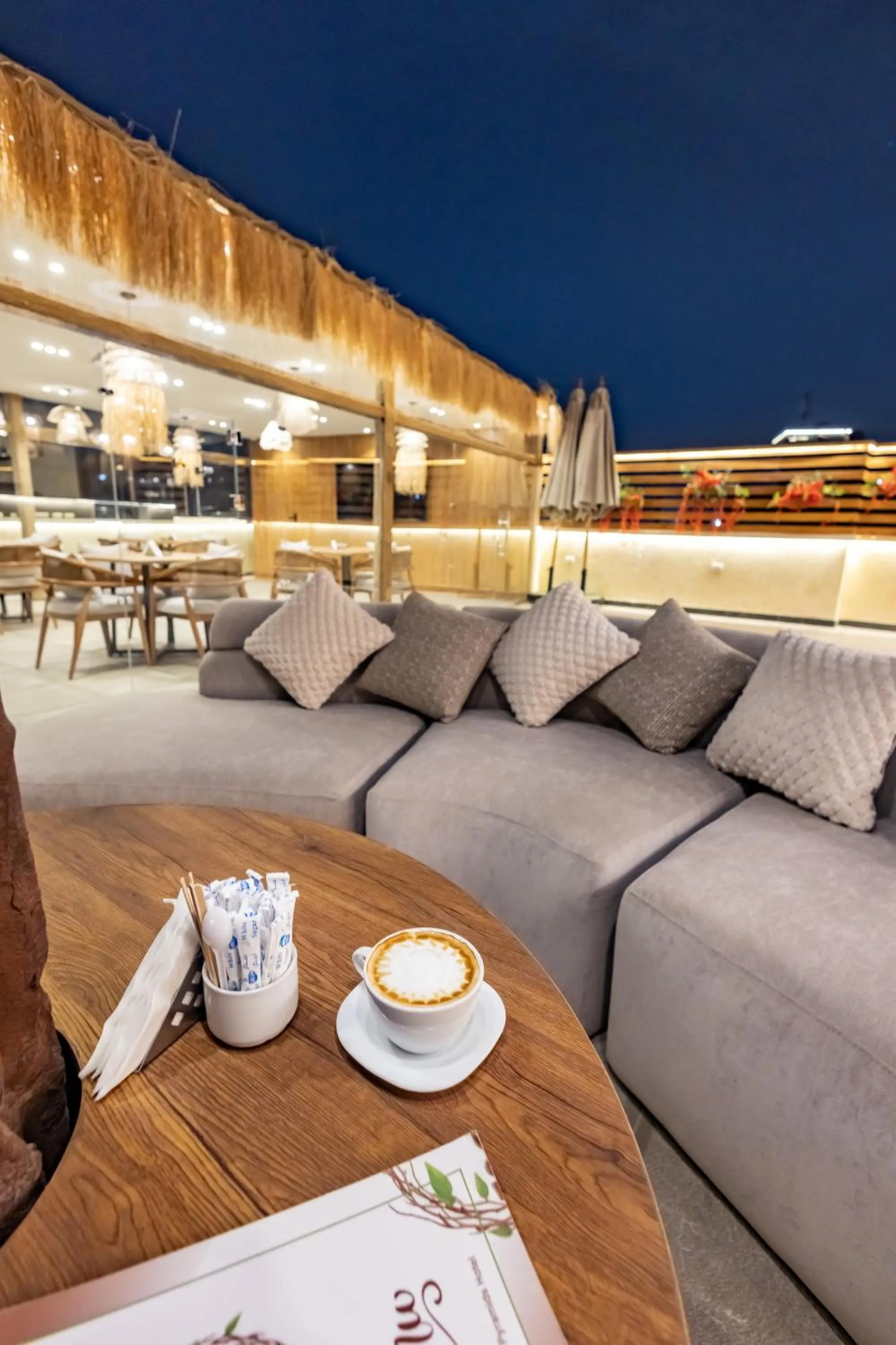 Restaurant/places to eat in The Palace Pyramids View Hotel