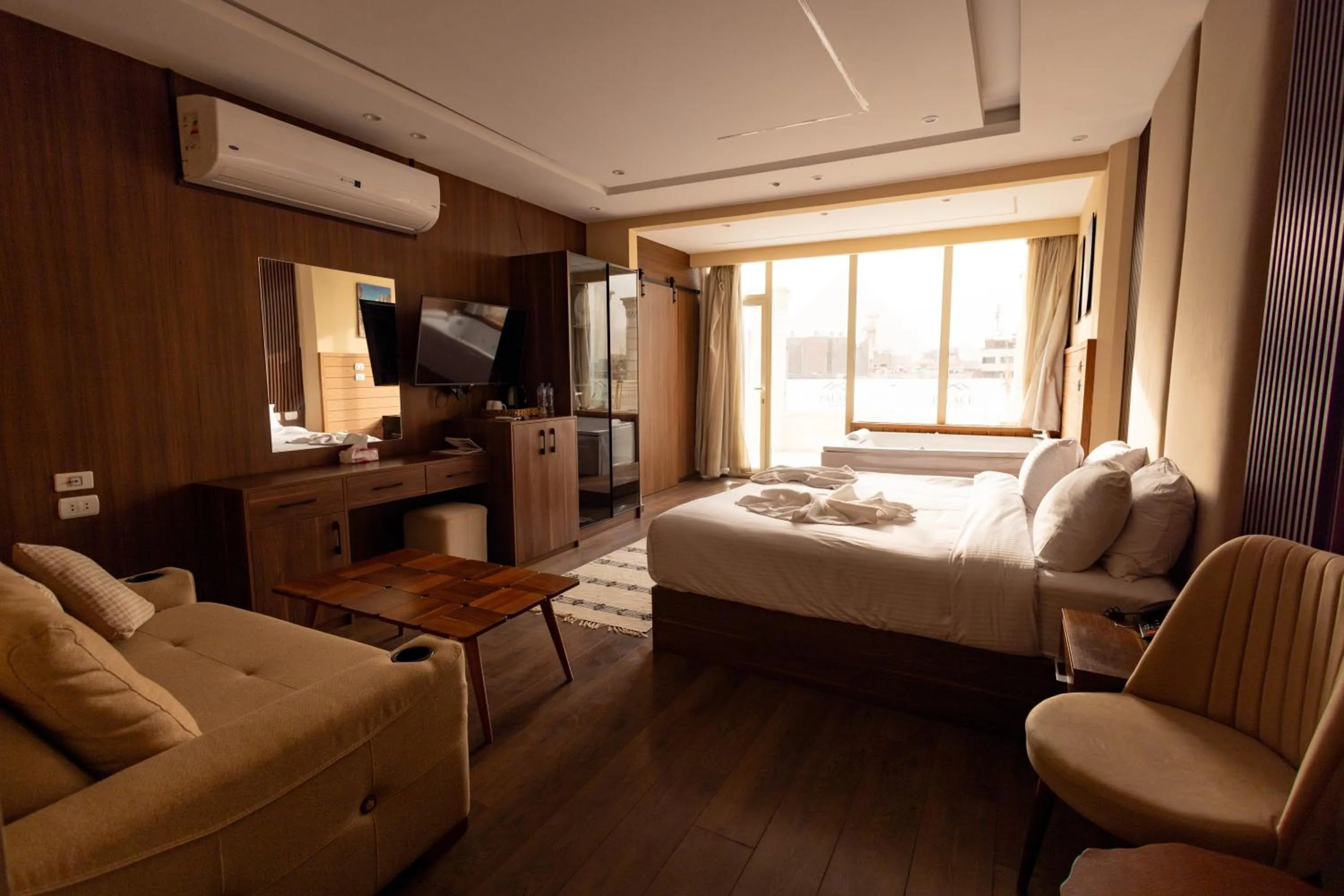 Photo of the whole room, Bed in The Palace Pyramids View Hotel