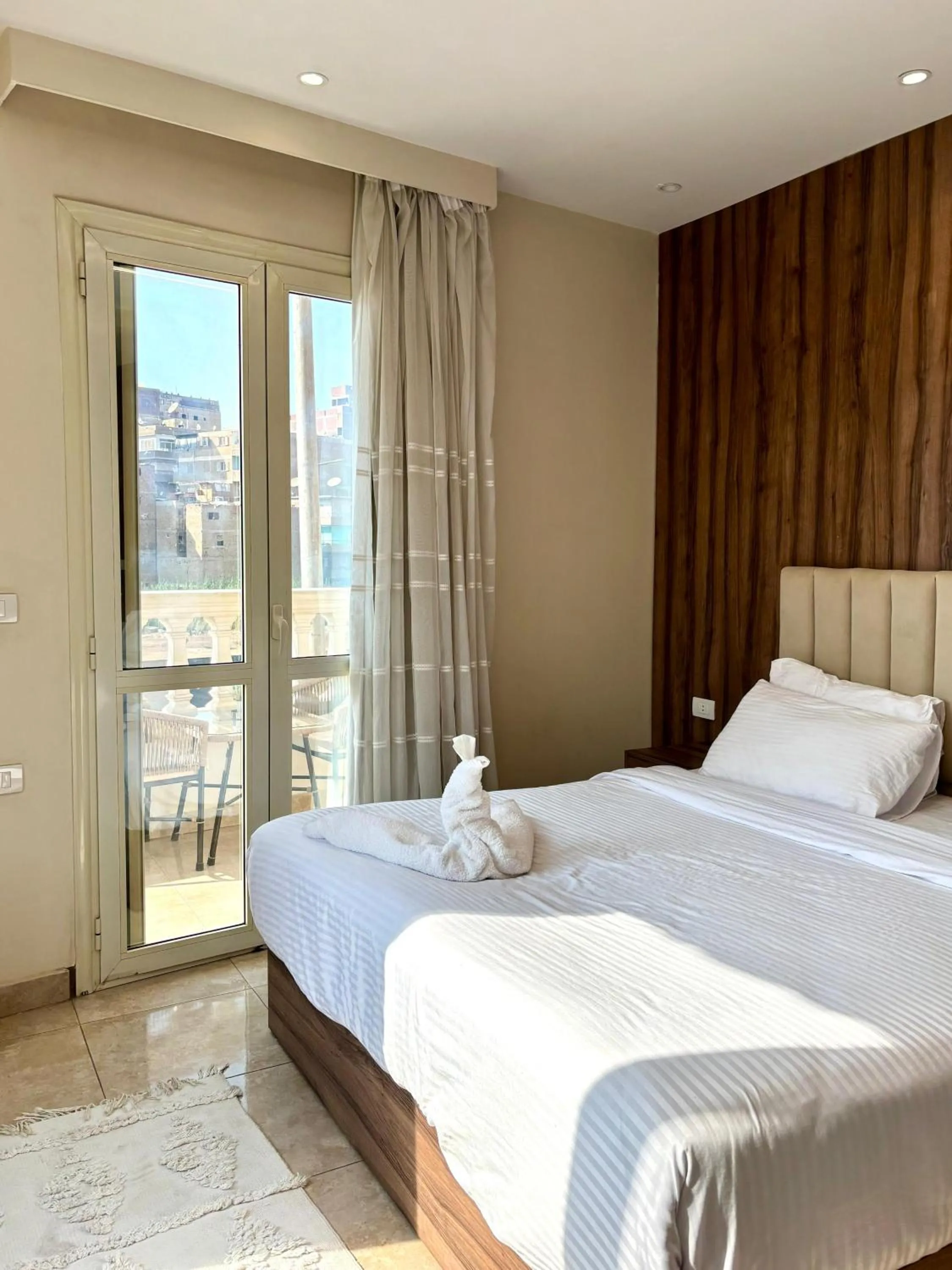 Photo of the whole room, Bed in The Palace Pyramids View Hotel